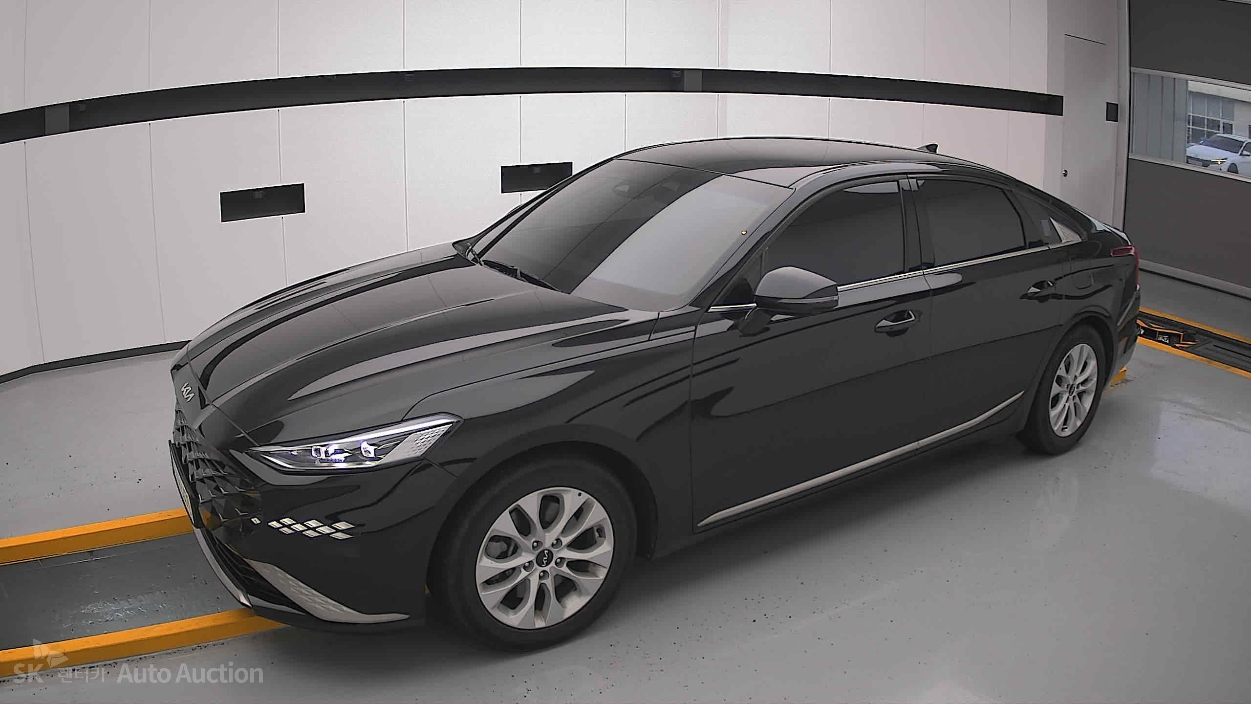 2022 - kia k8