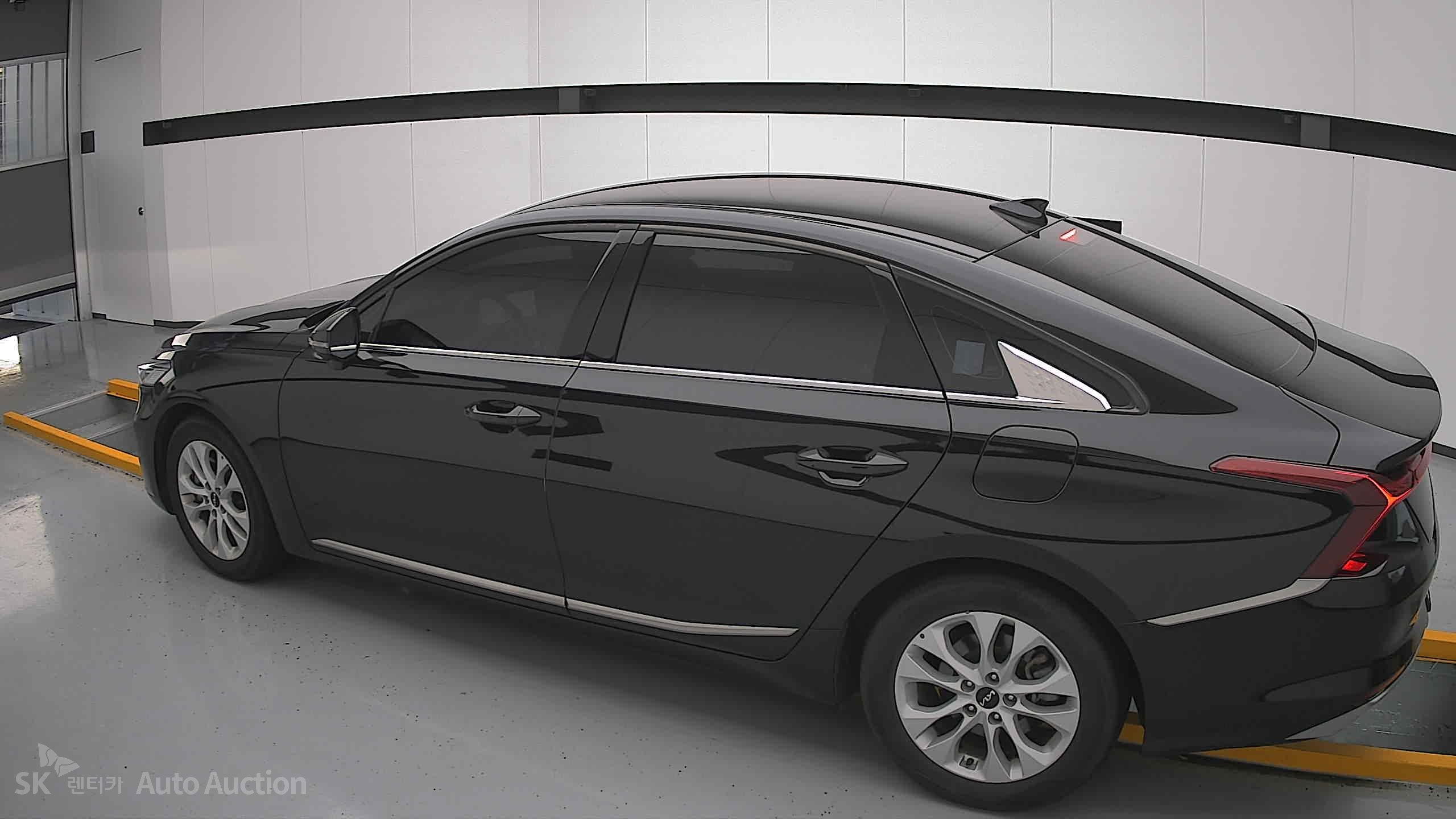 2022 - kia k8