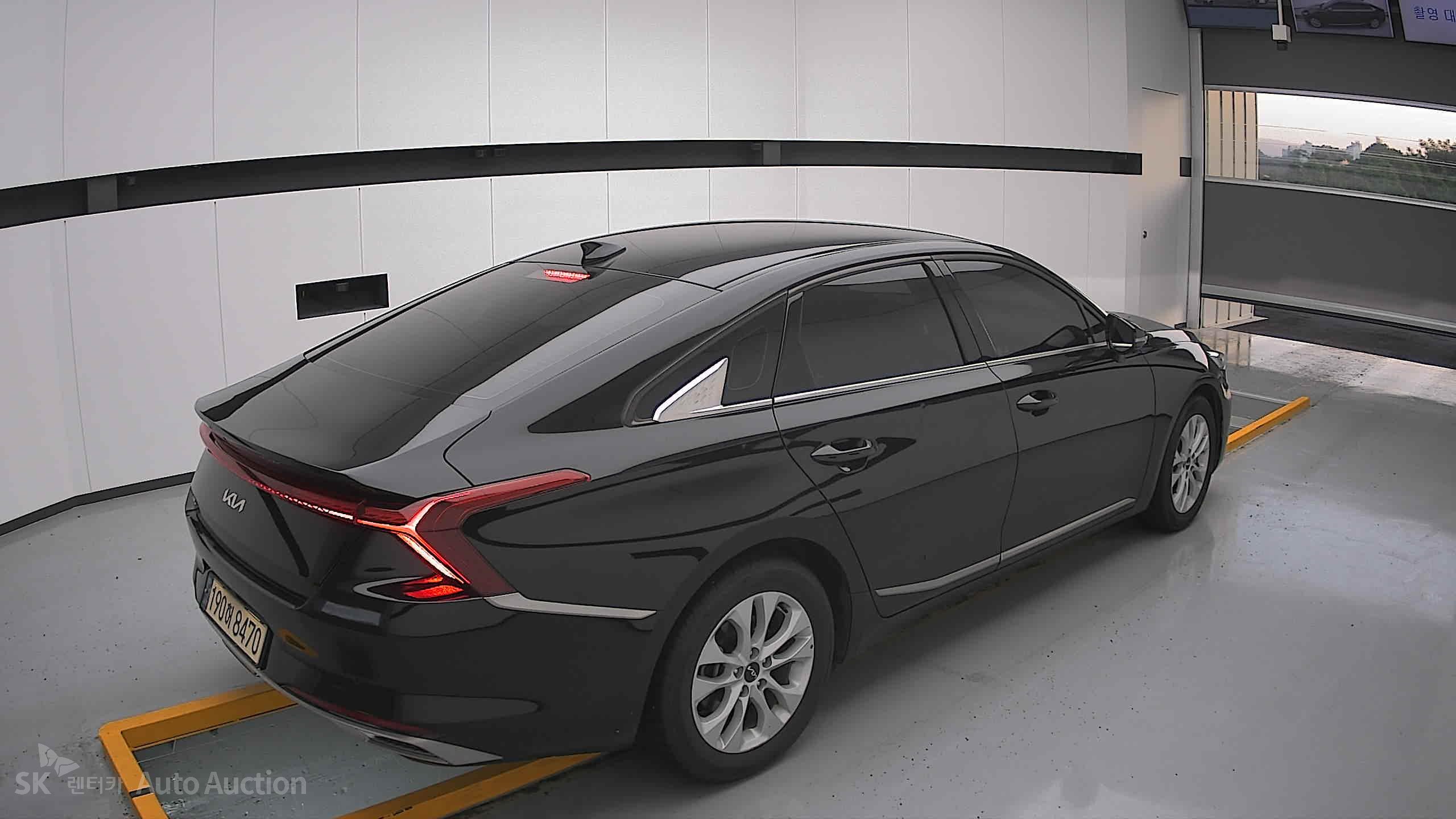 2022 - kia k8