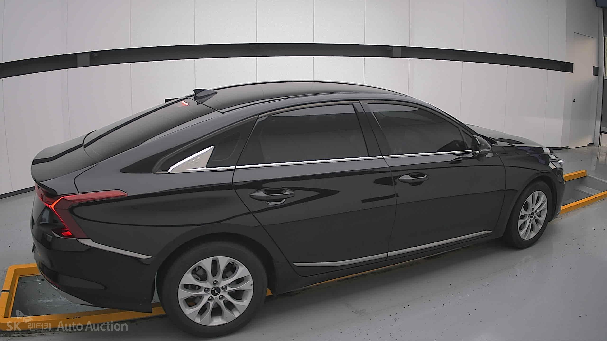 2022 - kia k8