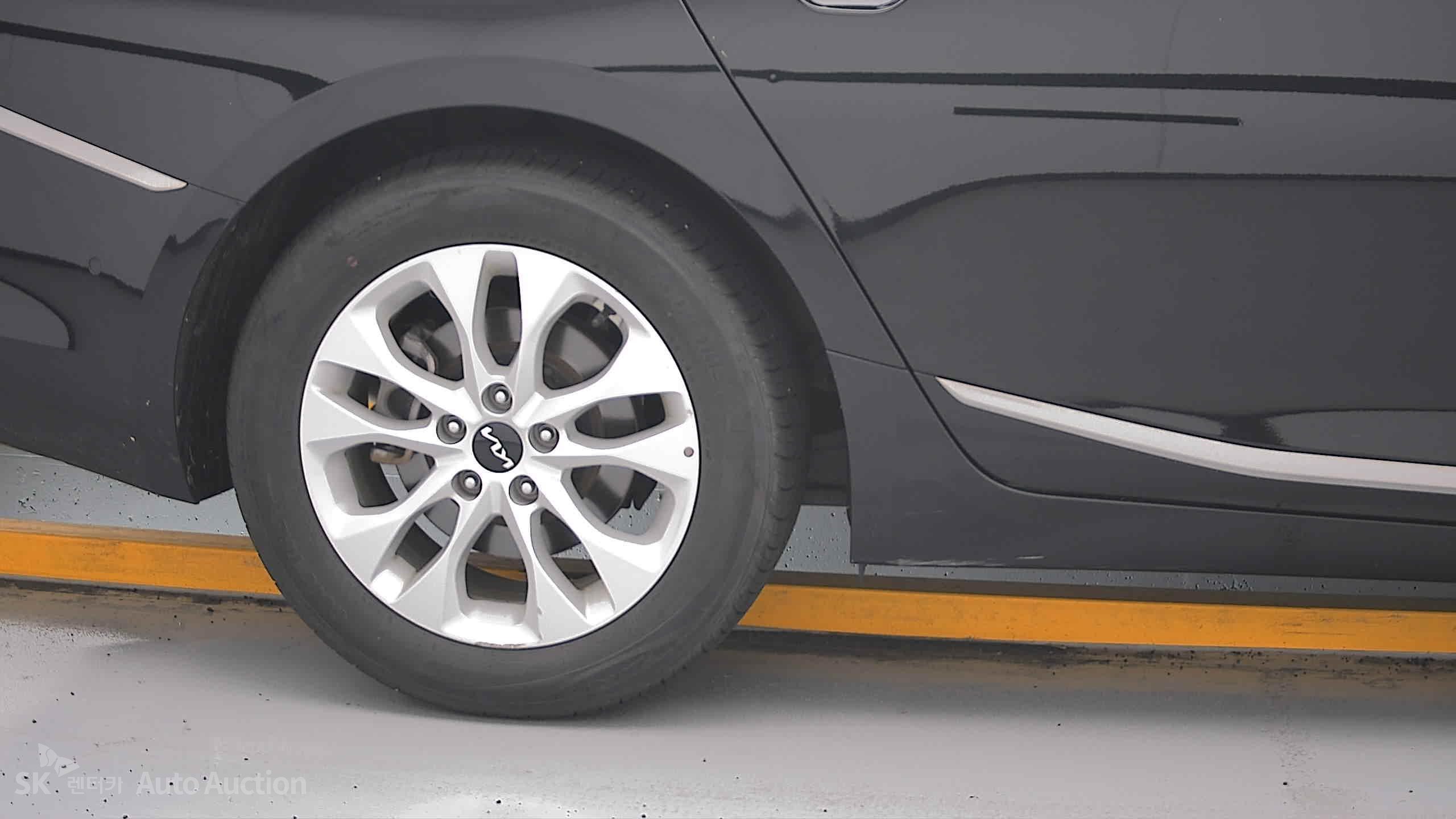 2022 - kia k8