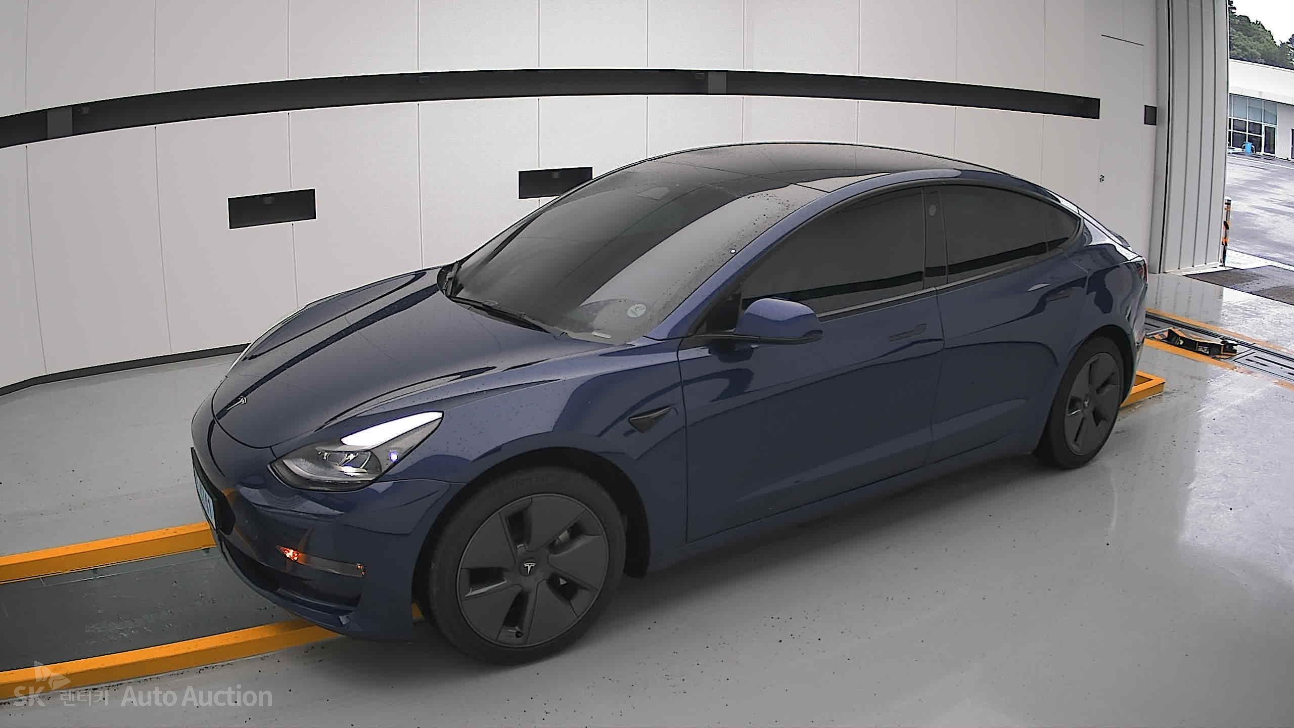 2022 - tesla model 3