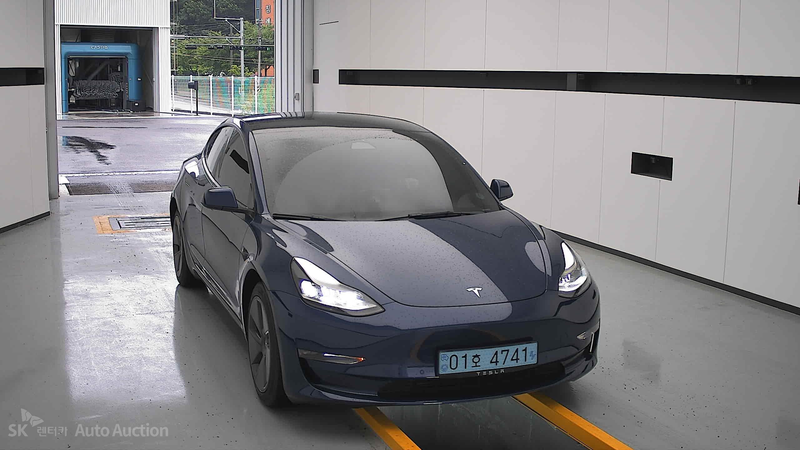2022 - tesla model 3