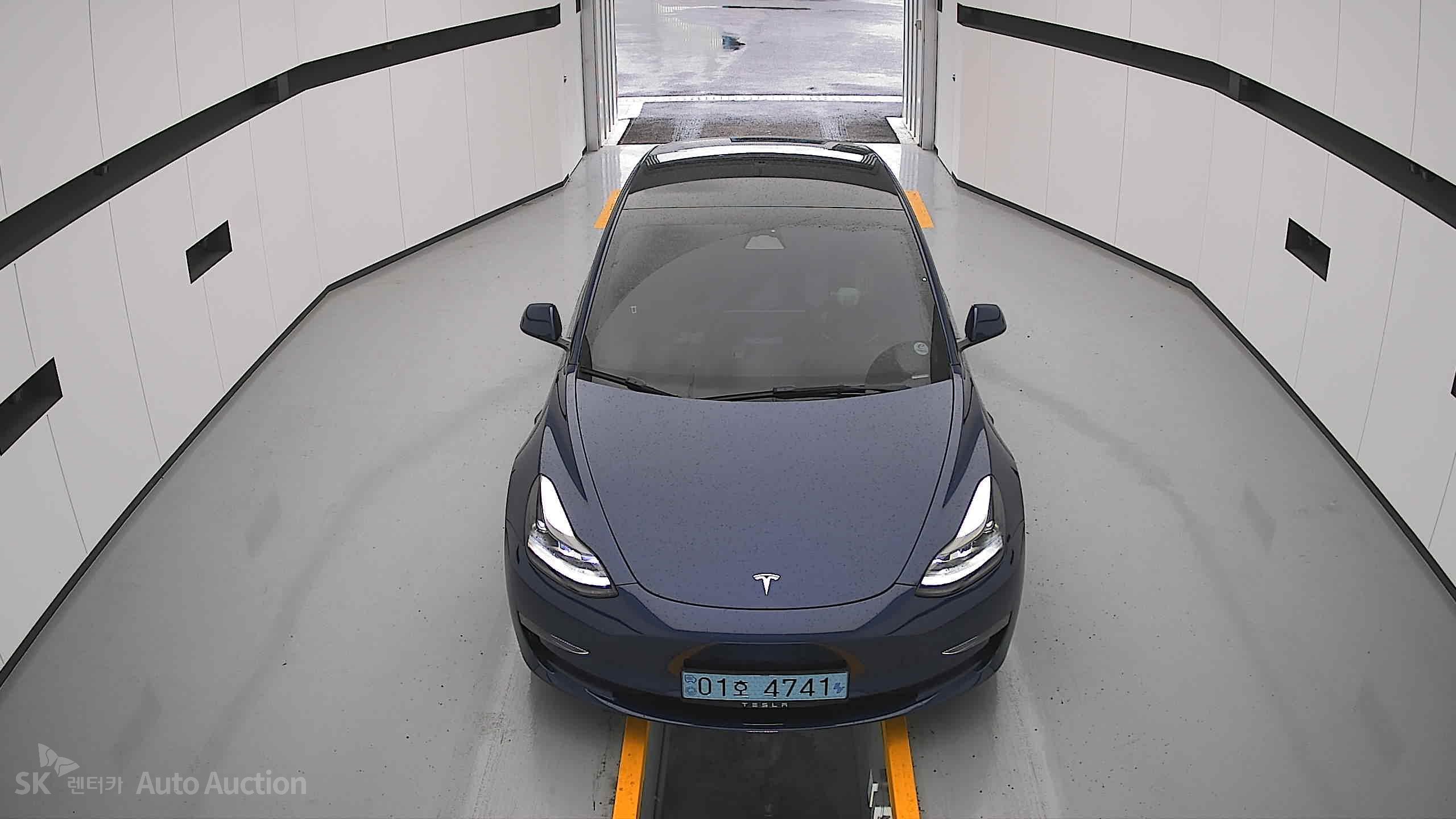2022 - tesla model 3