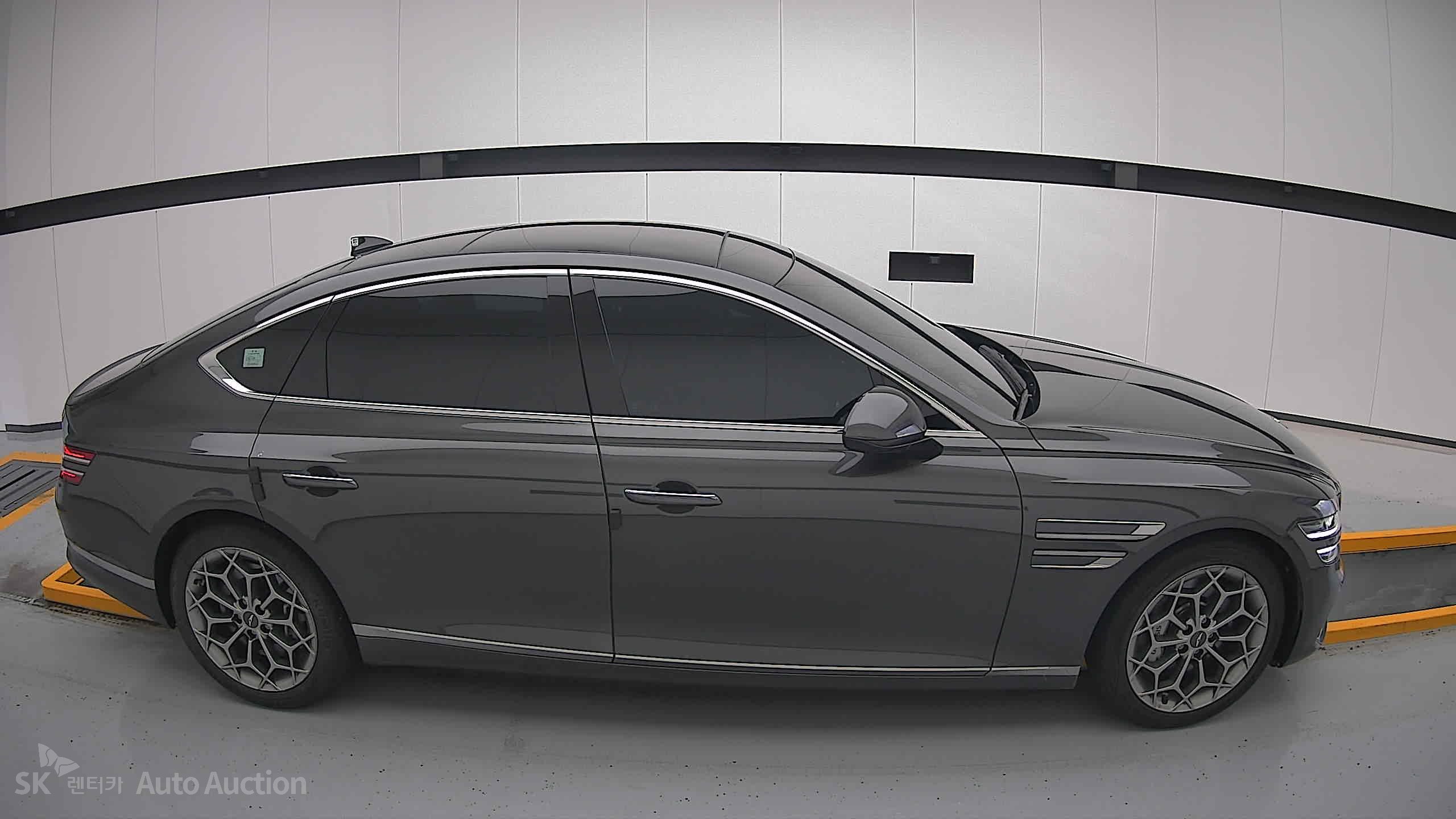 2022 - genesis g80