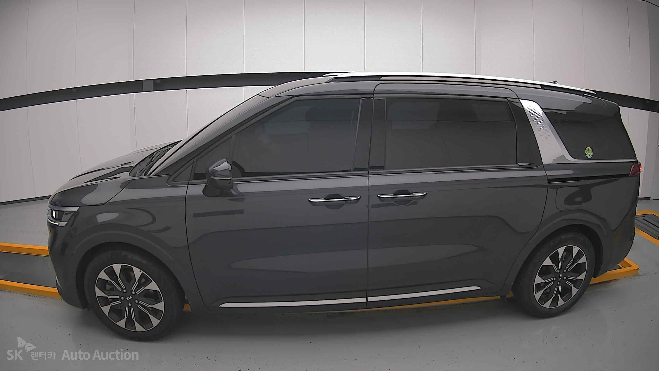 2021 - kia carnival