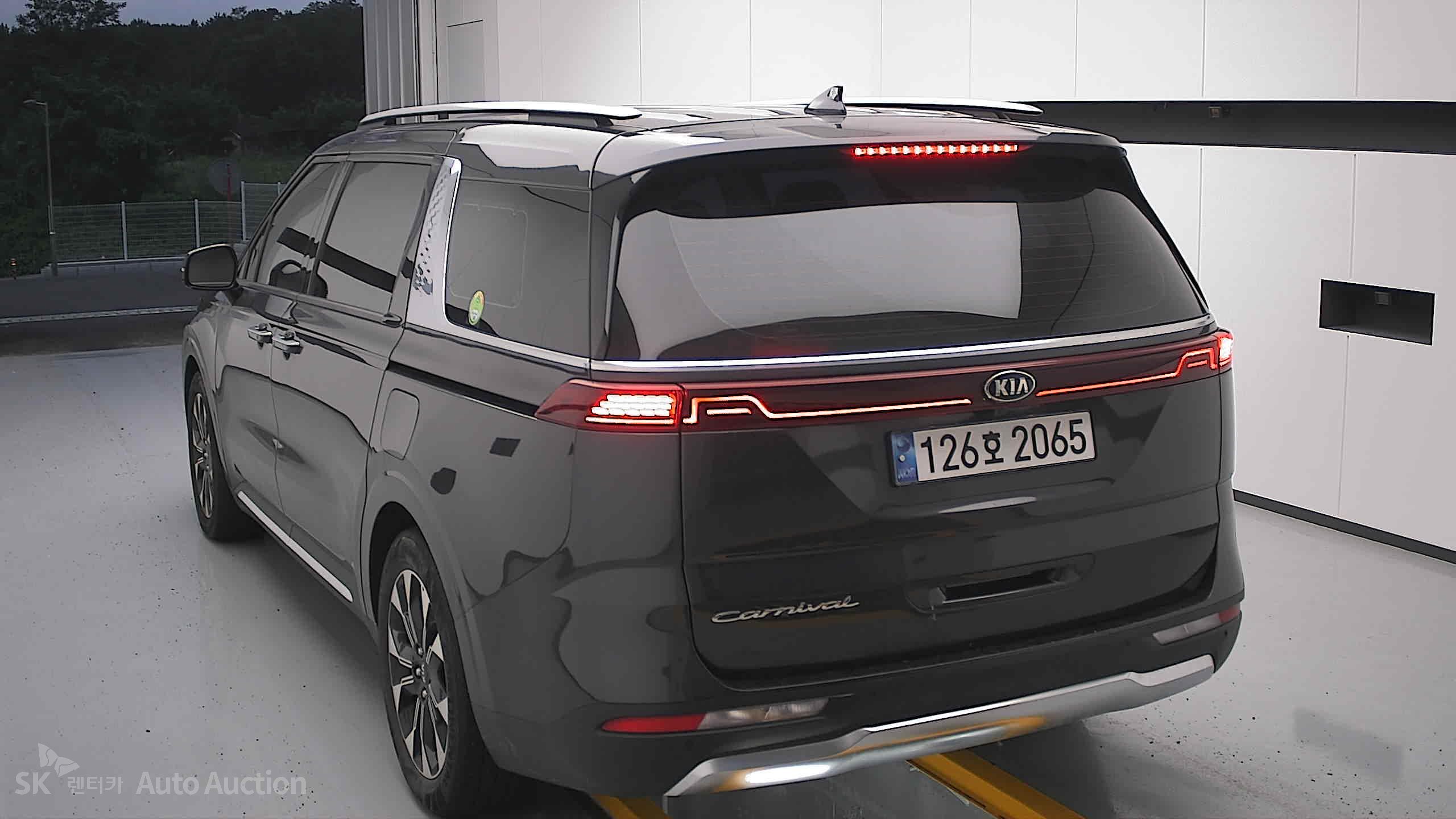2021 - kia carnival