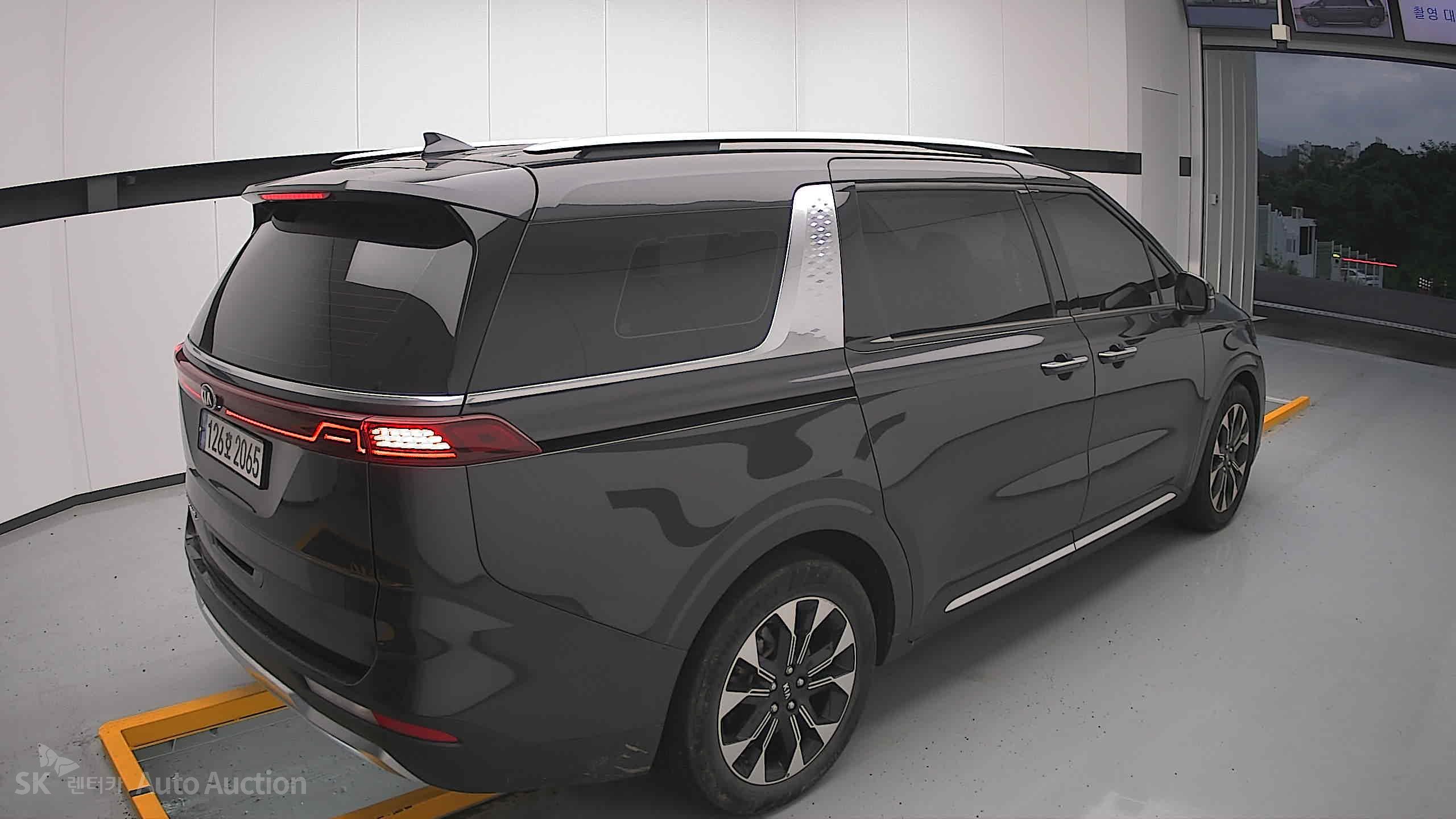 2021 - kia carnival