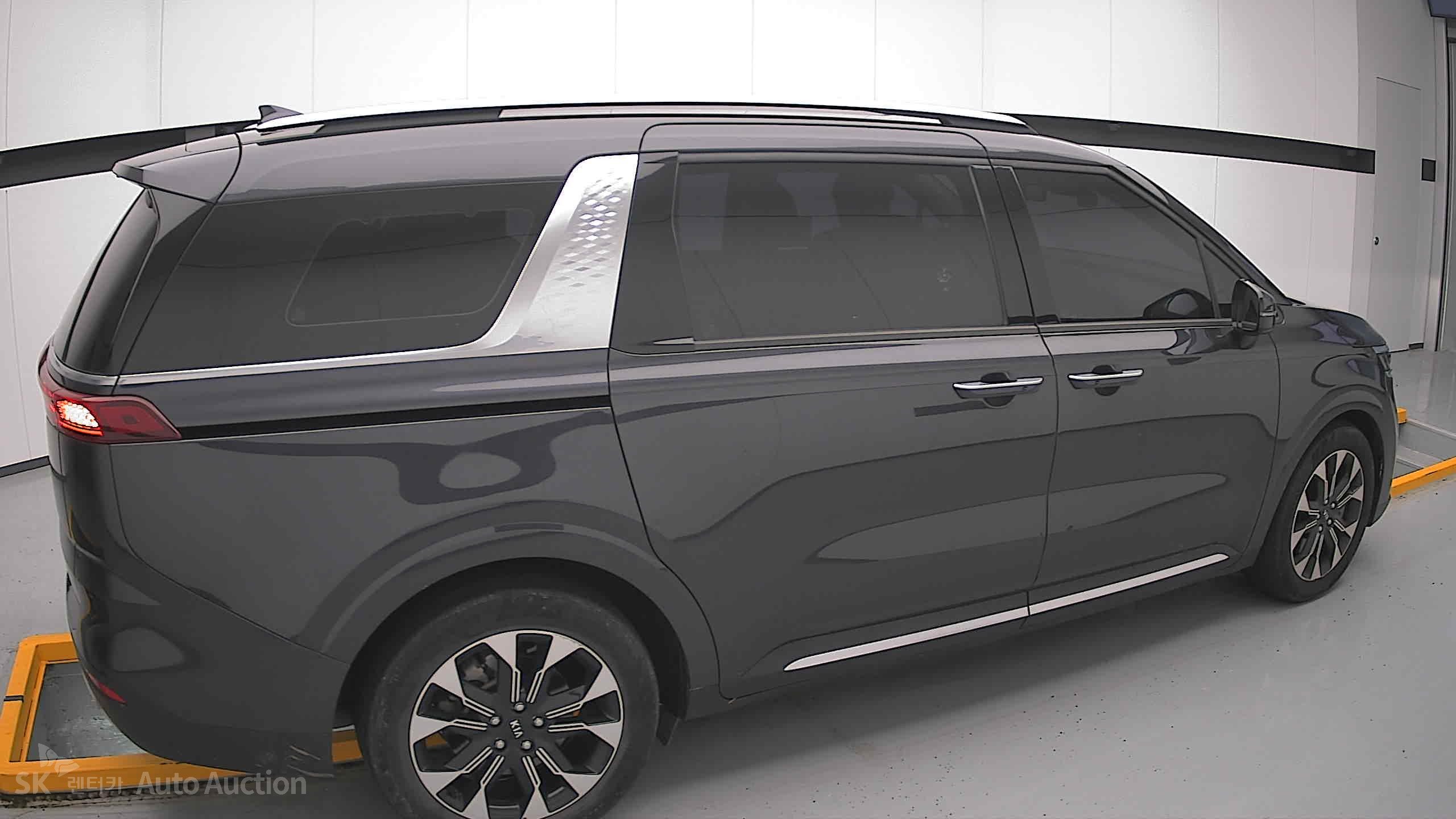 2021 - kia carnival
