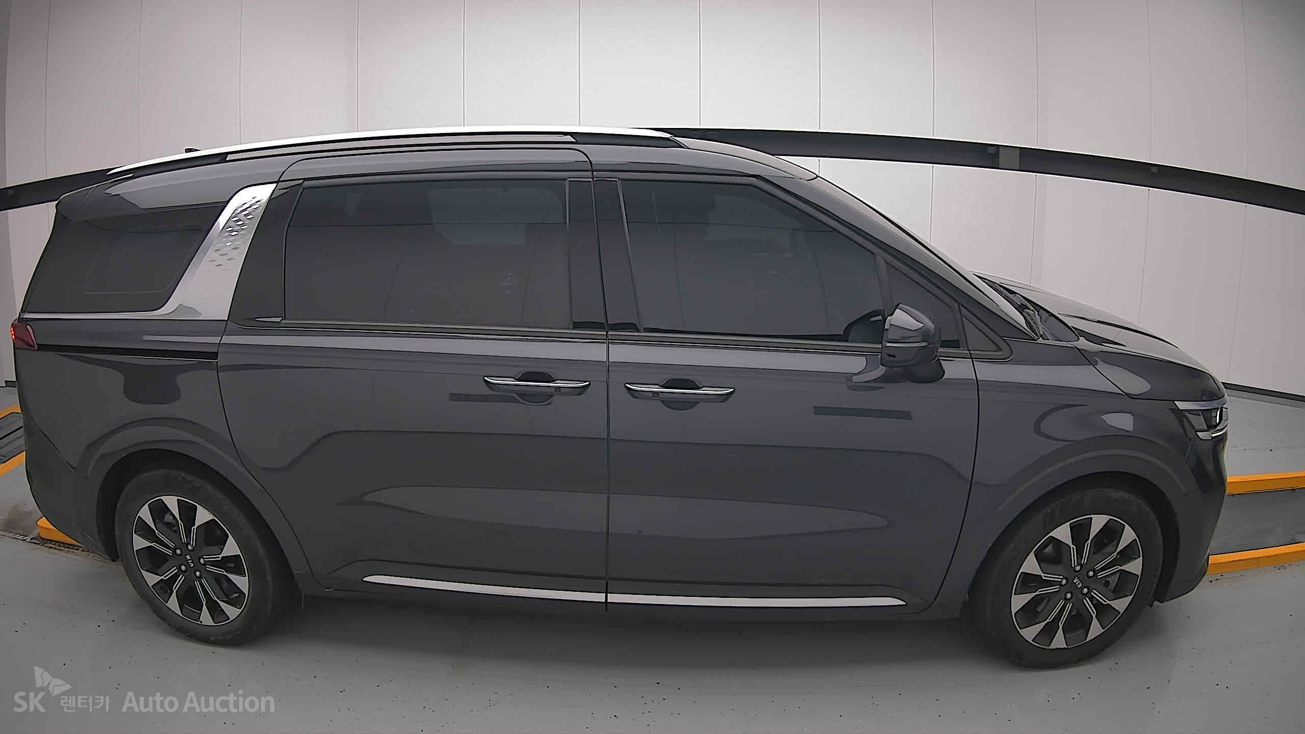 2021 - kia carnival