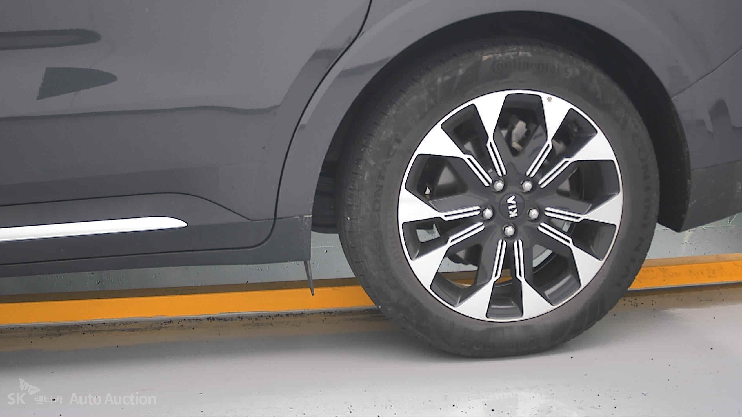 2021 - kia carnival