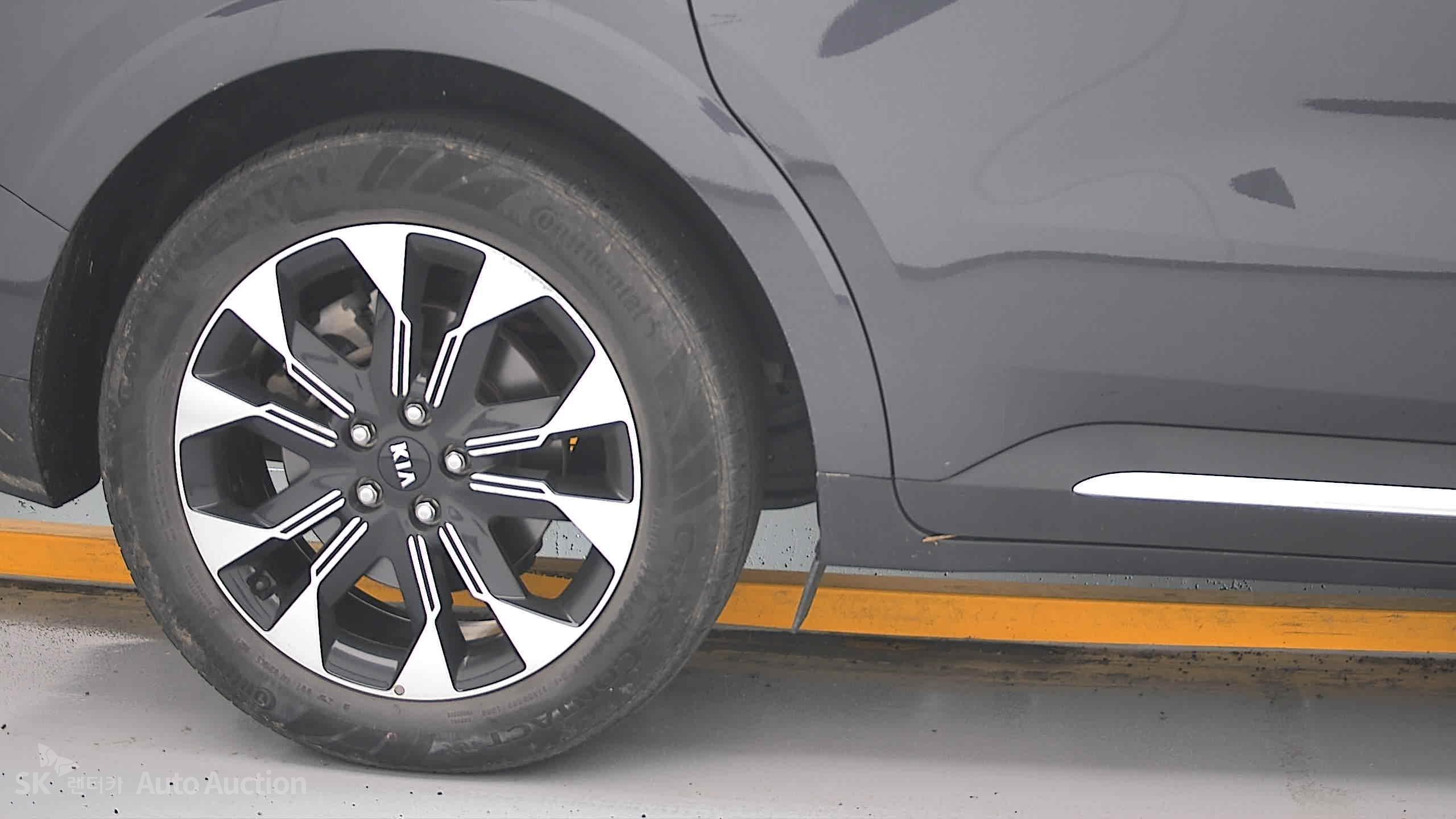 2021 - kia carnival