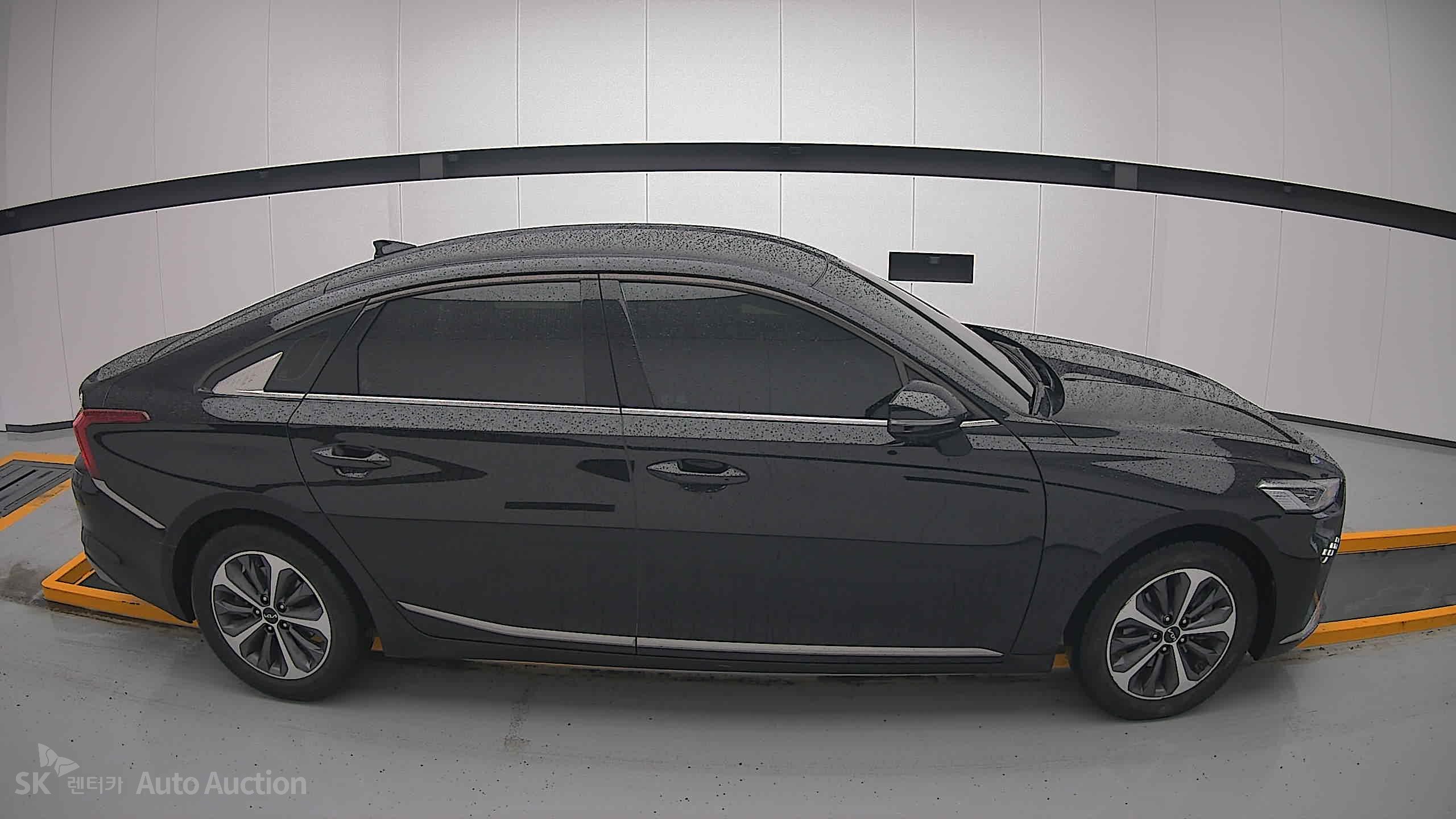 2023 - kia k8