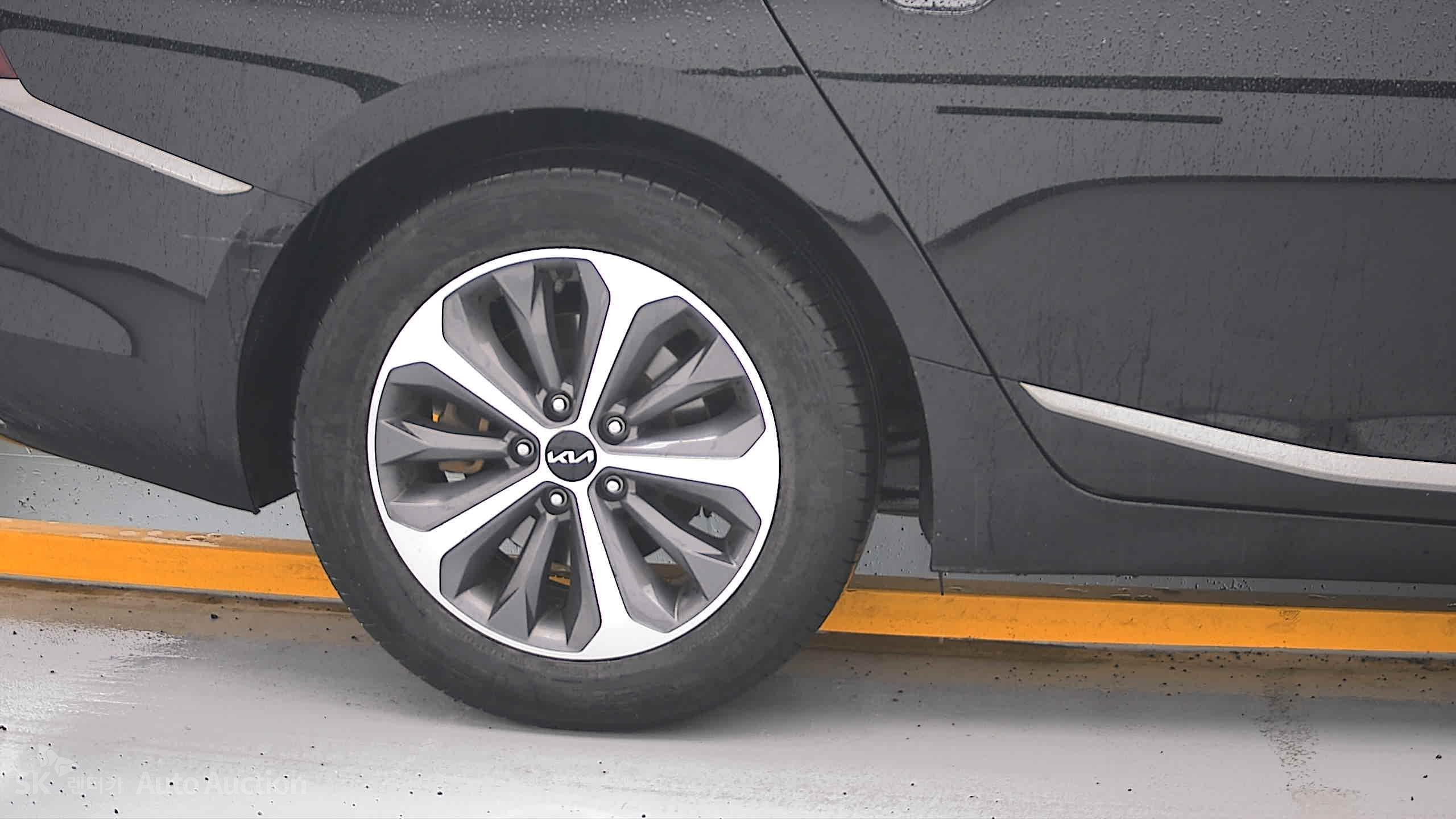 2023 - kia k8