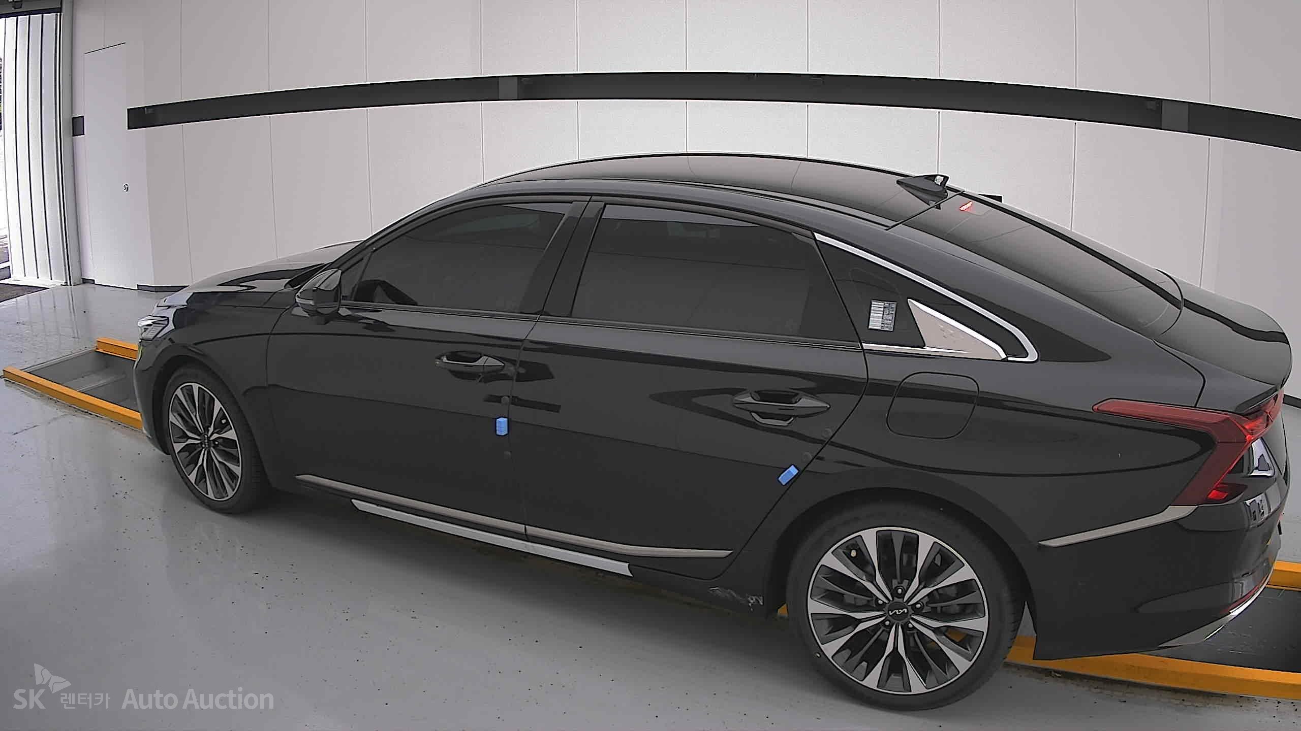 2023 - kia k8