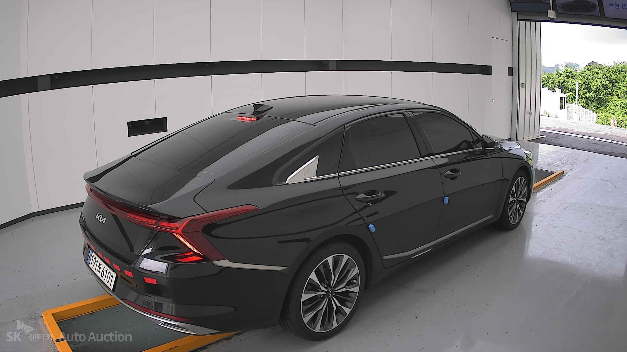 2023 - kia k8