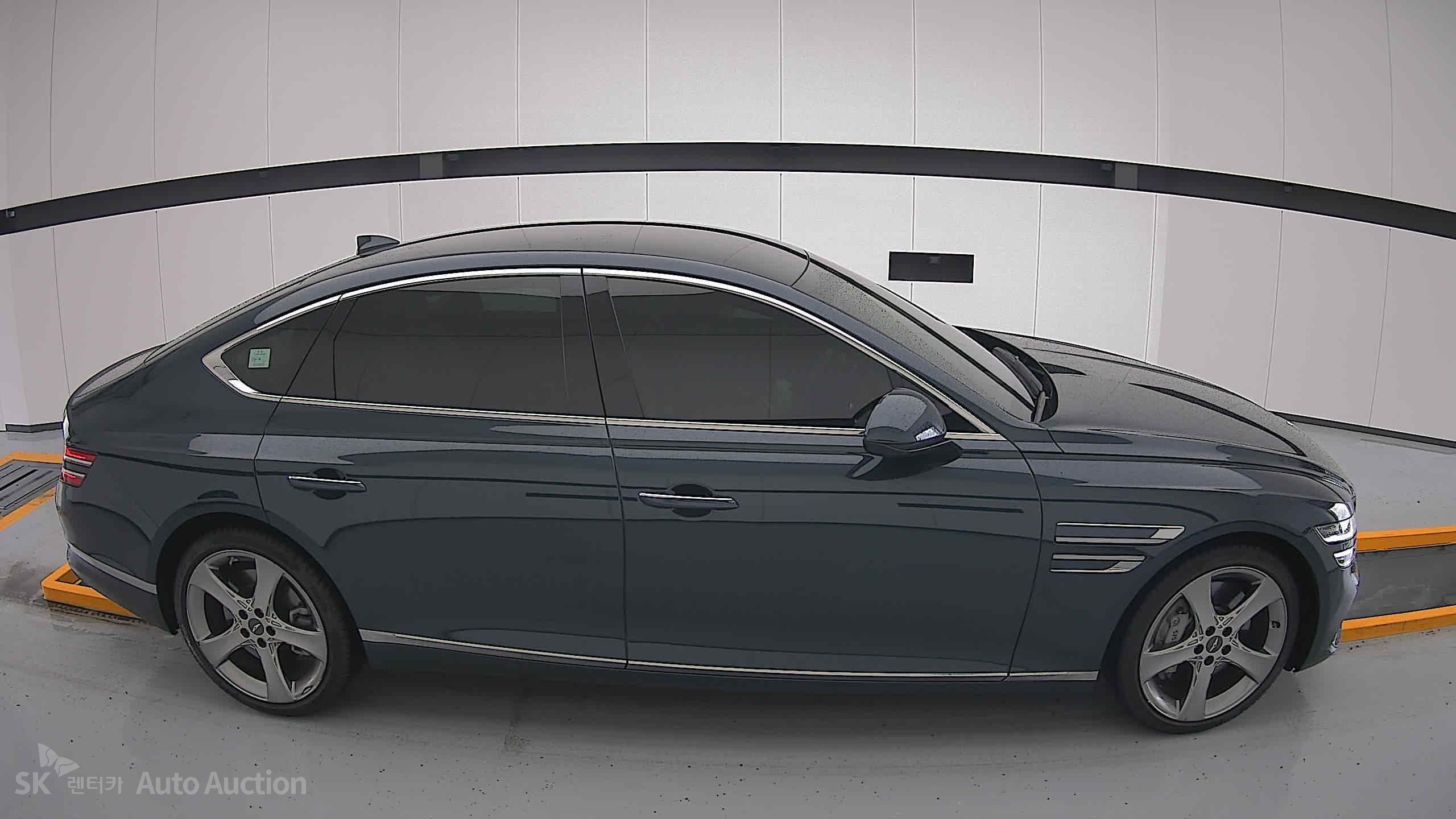 2022 - genesis g80