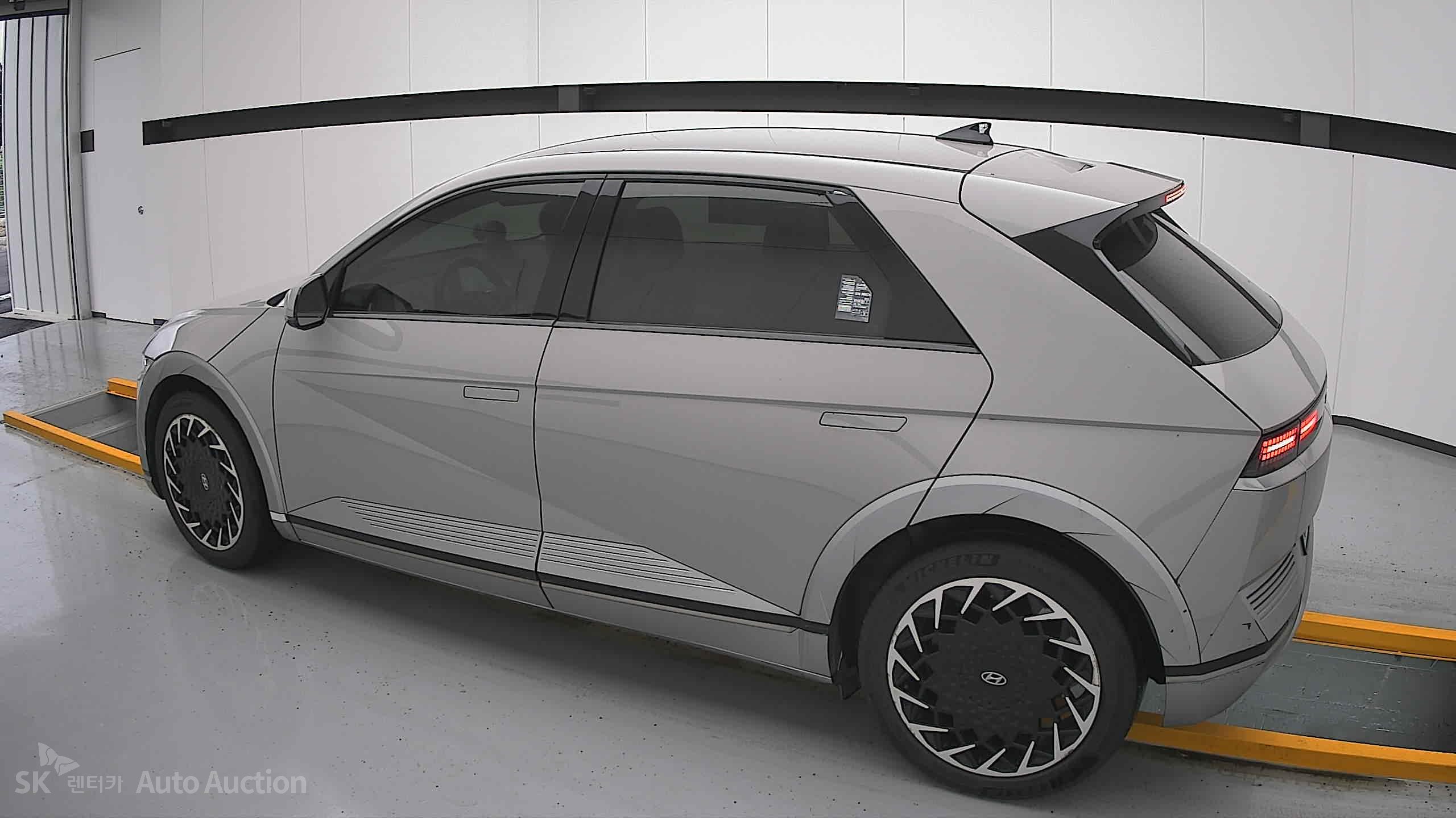 2022 - hyundai ioniq