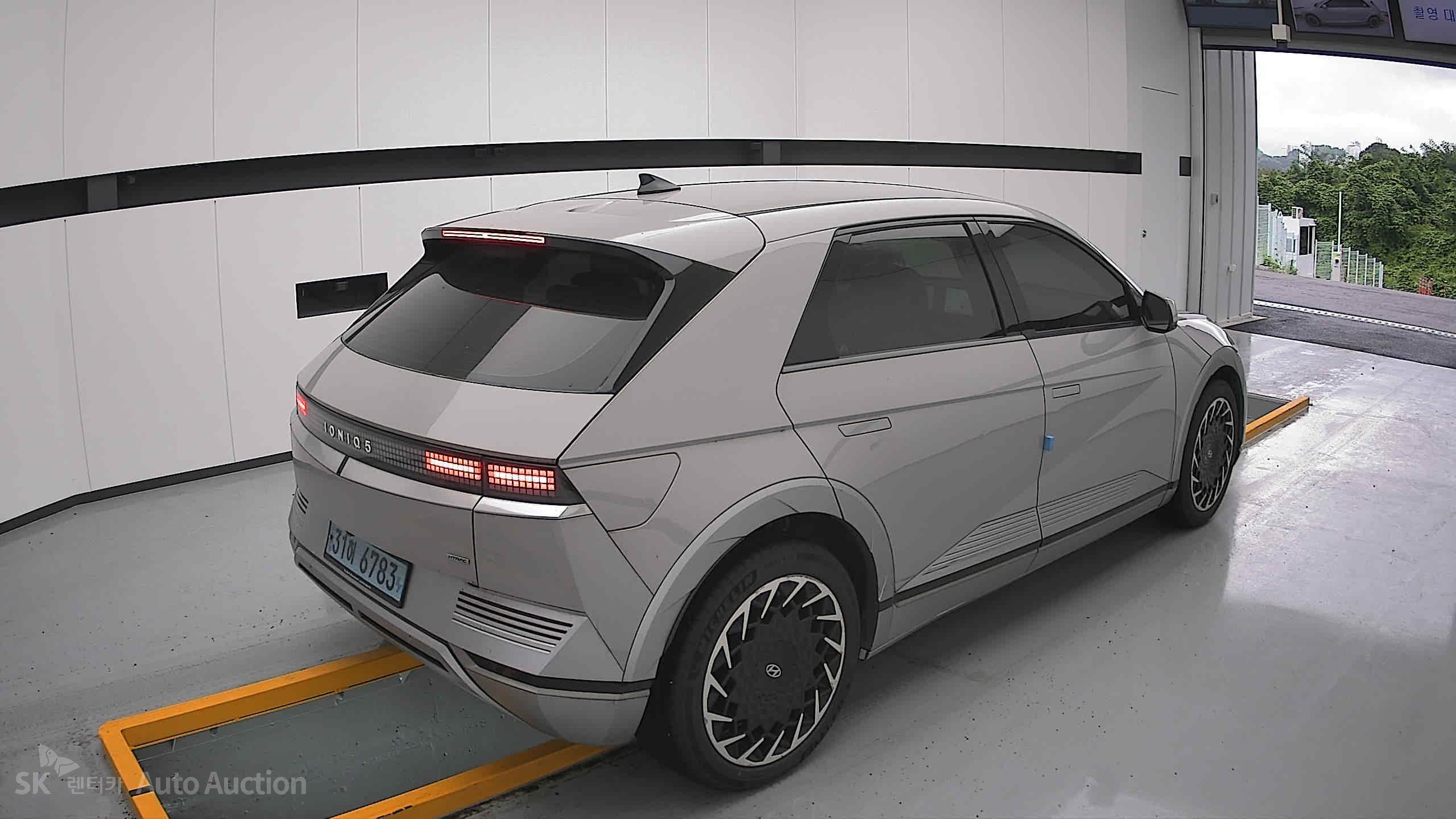 2022 - hyundai ioniq