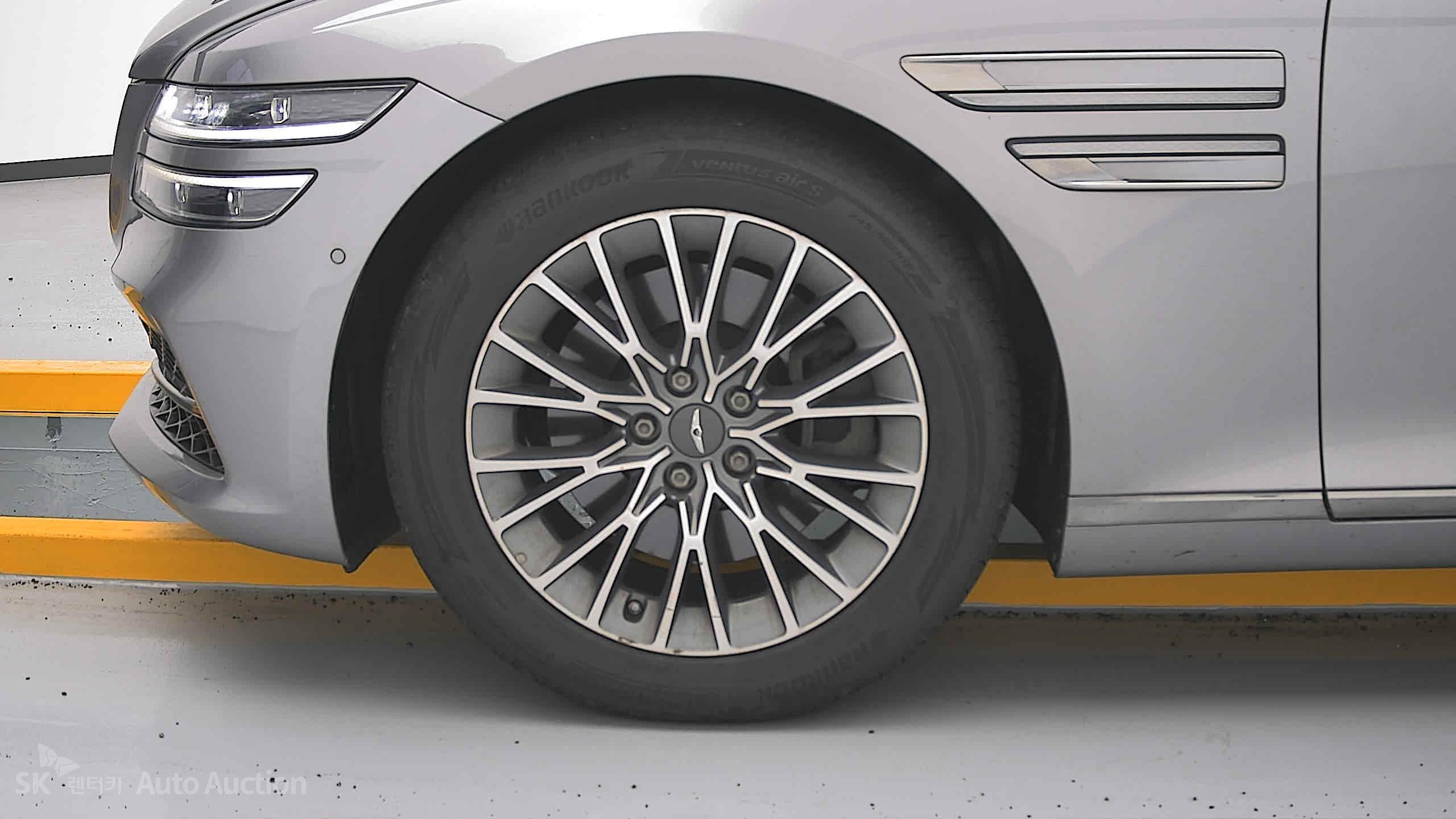 2022 - genesis g80