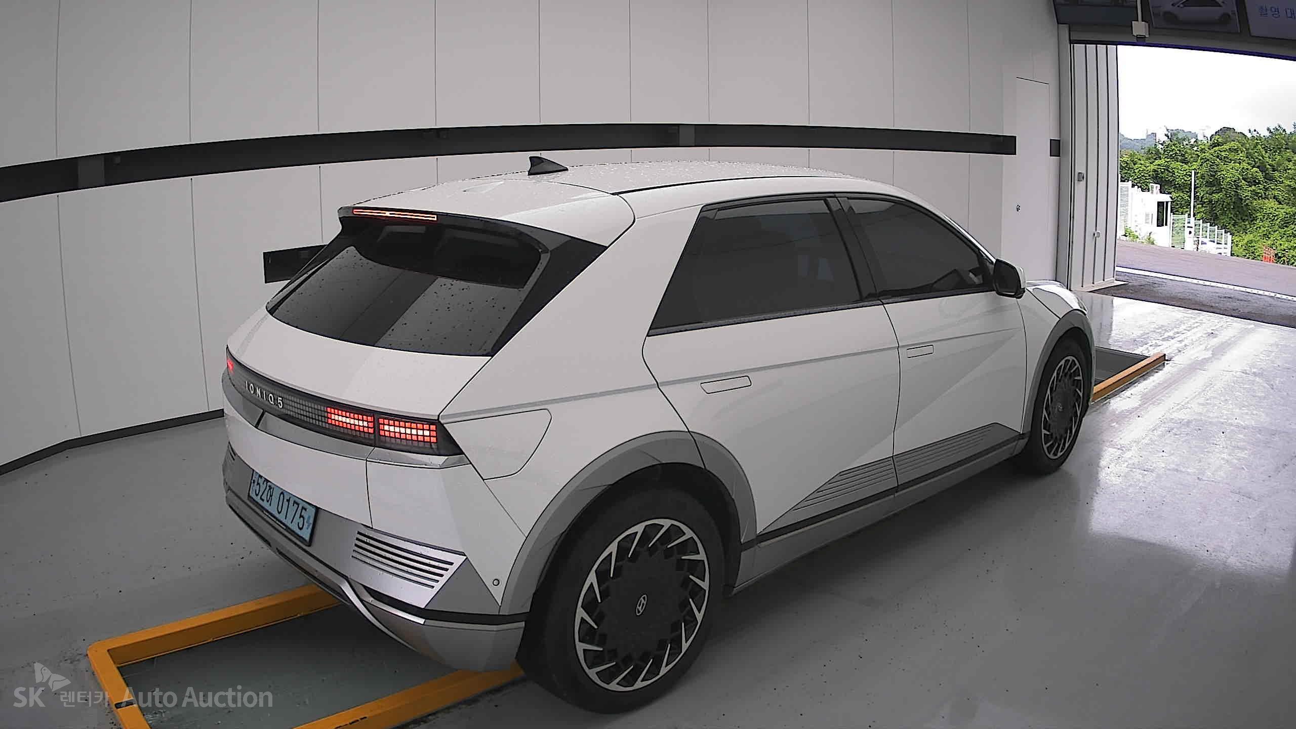2022 - hyundai ioniq