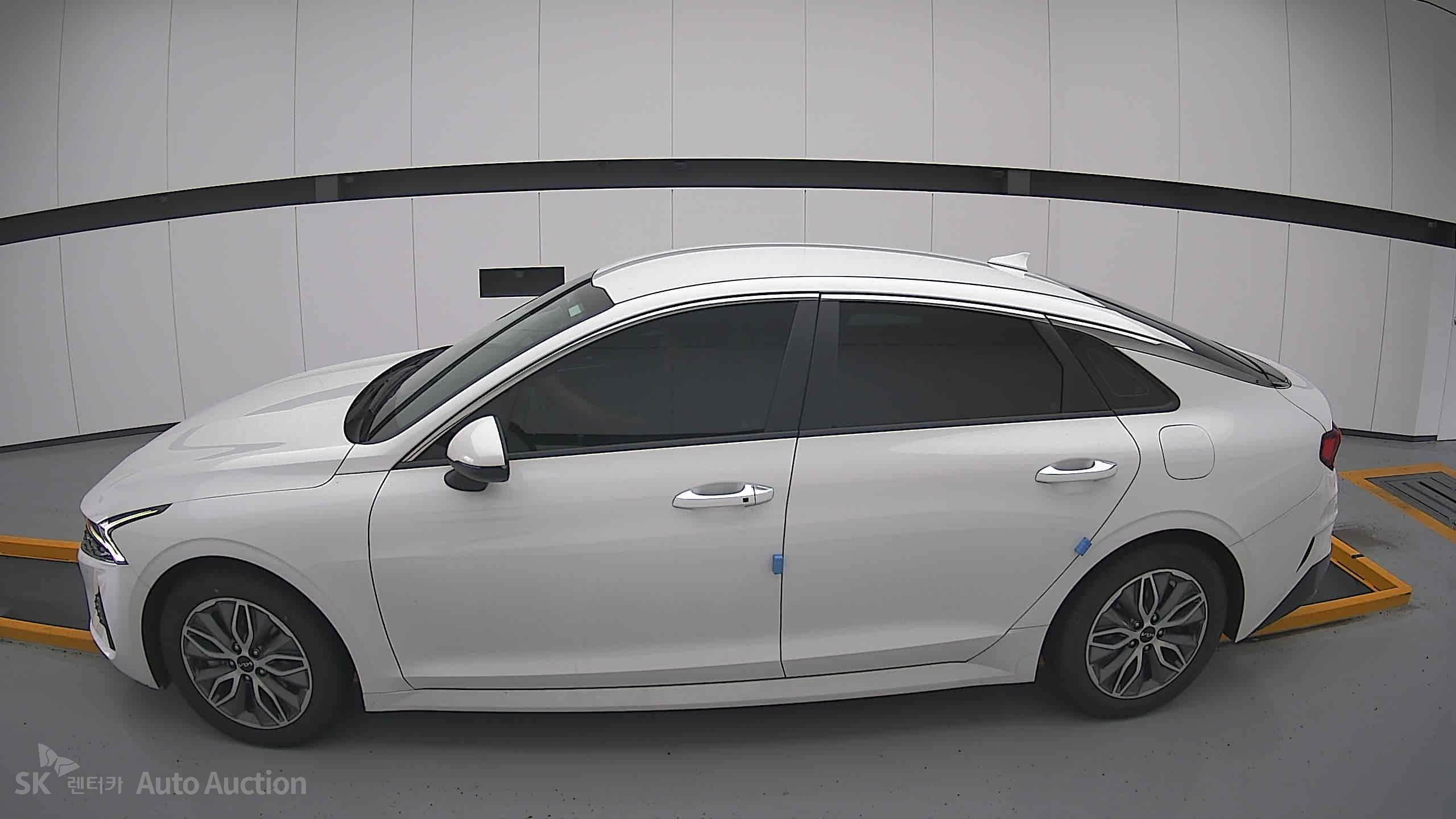 2022 - kia k5