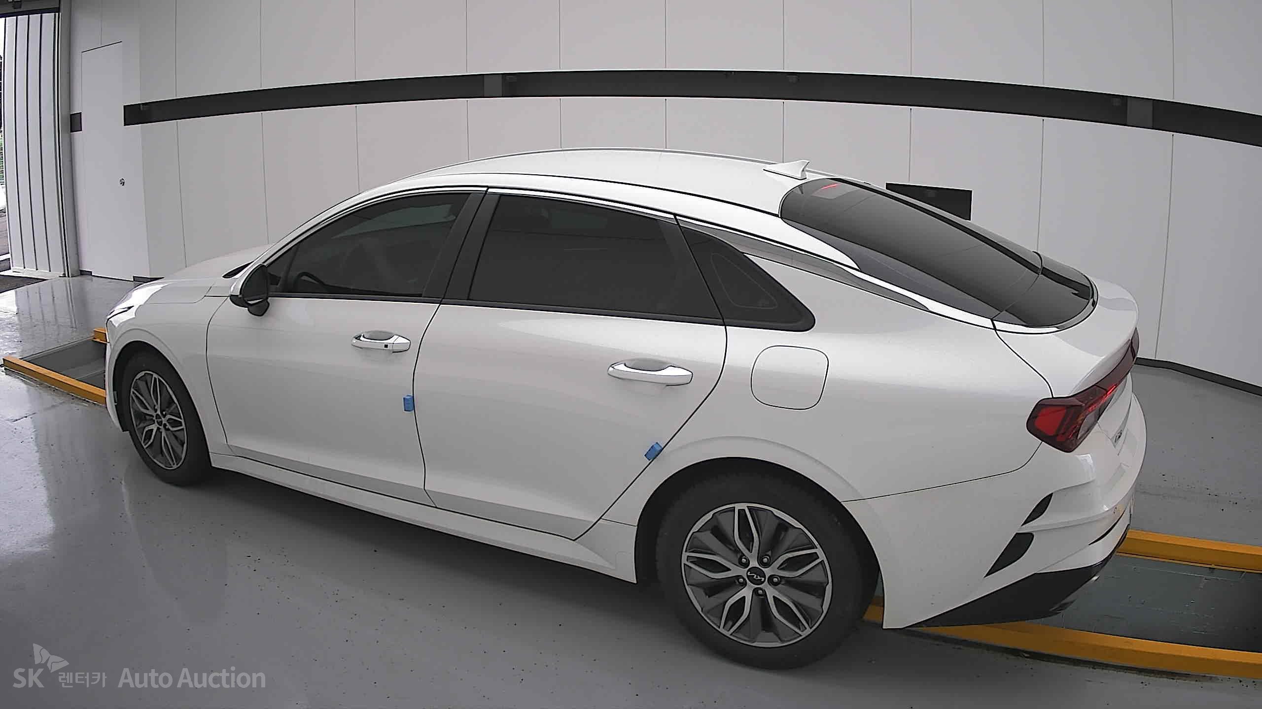 2022 - kia k5