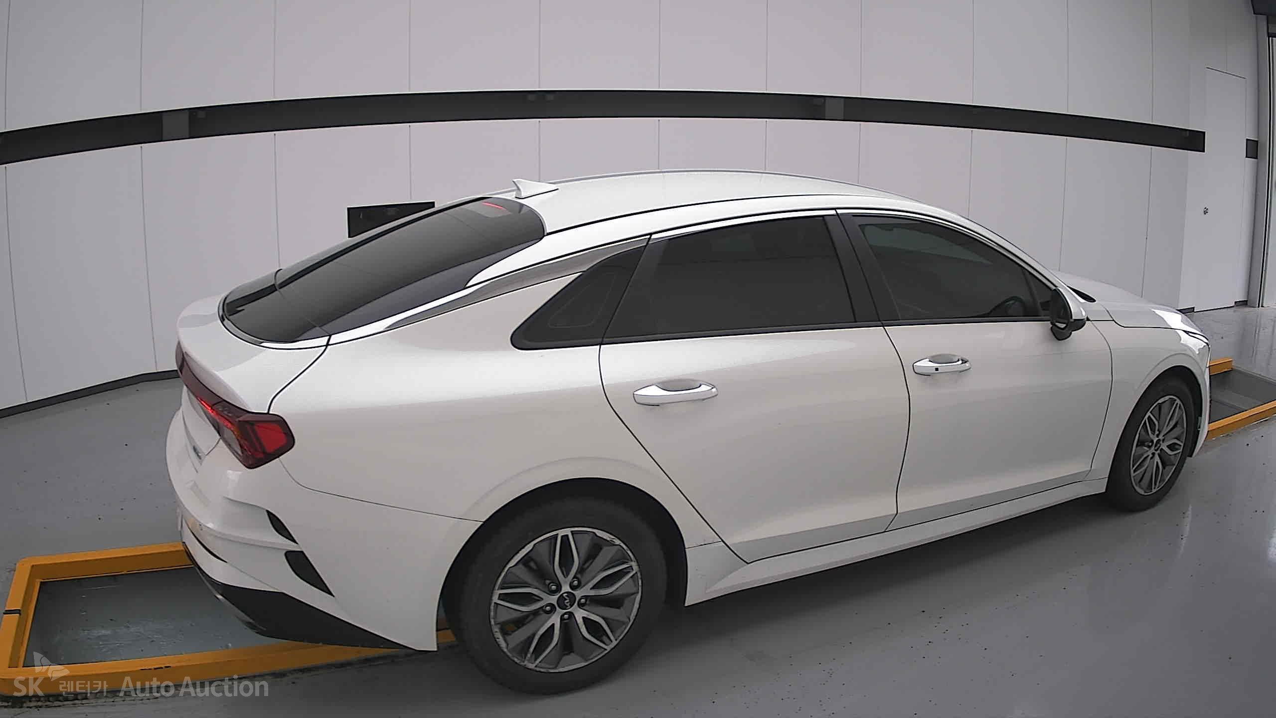2022 - kia k5
