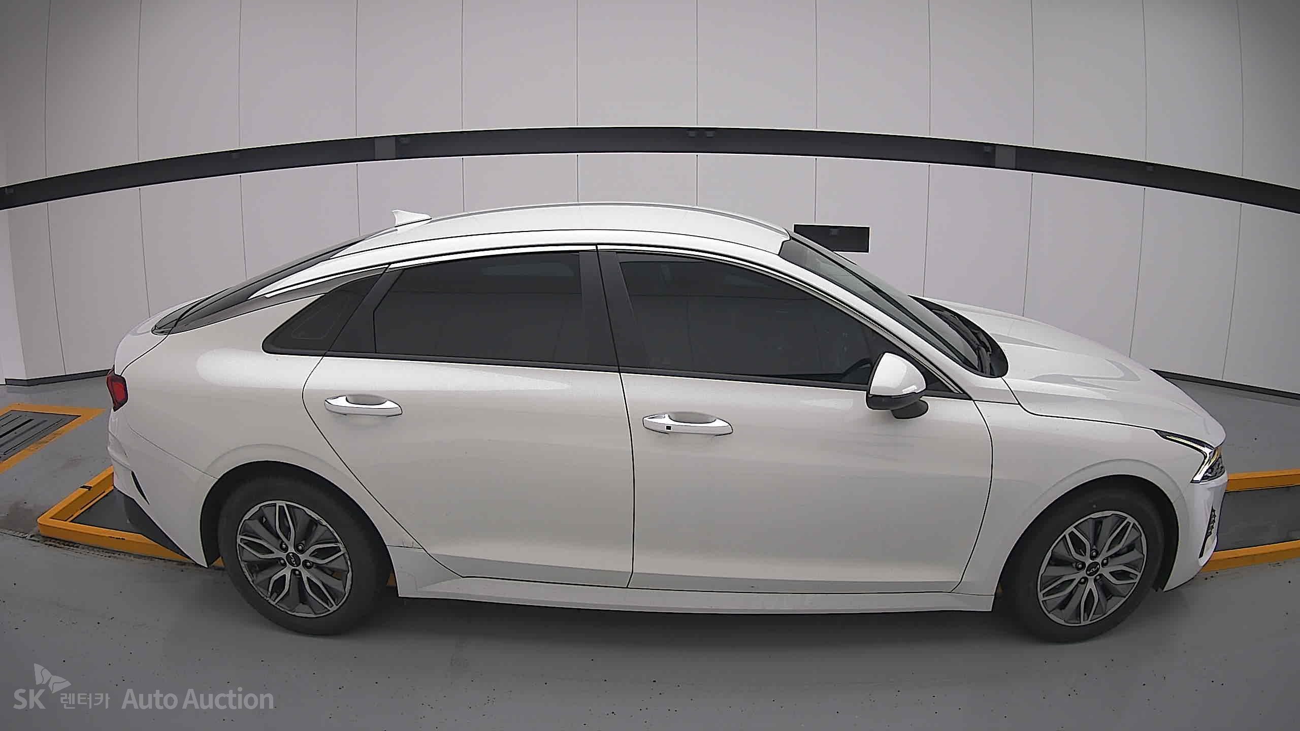 2022 - kia k5