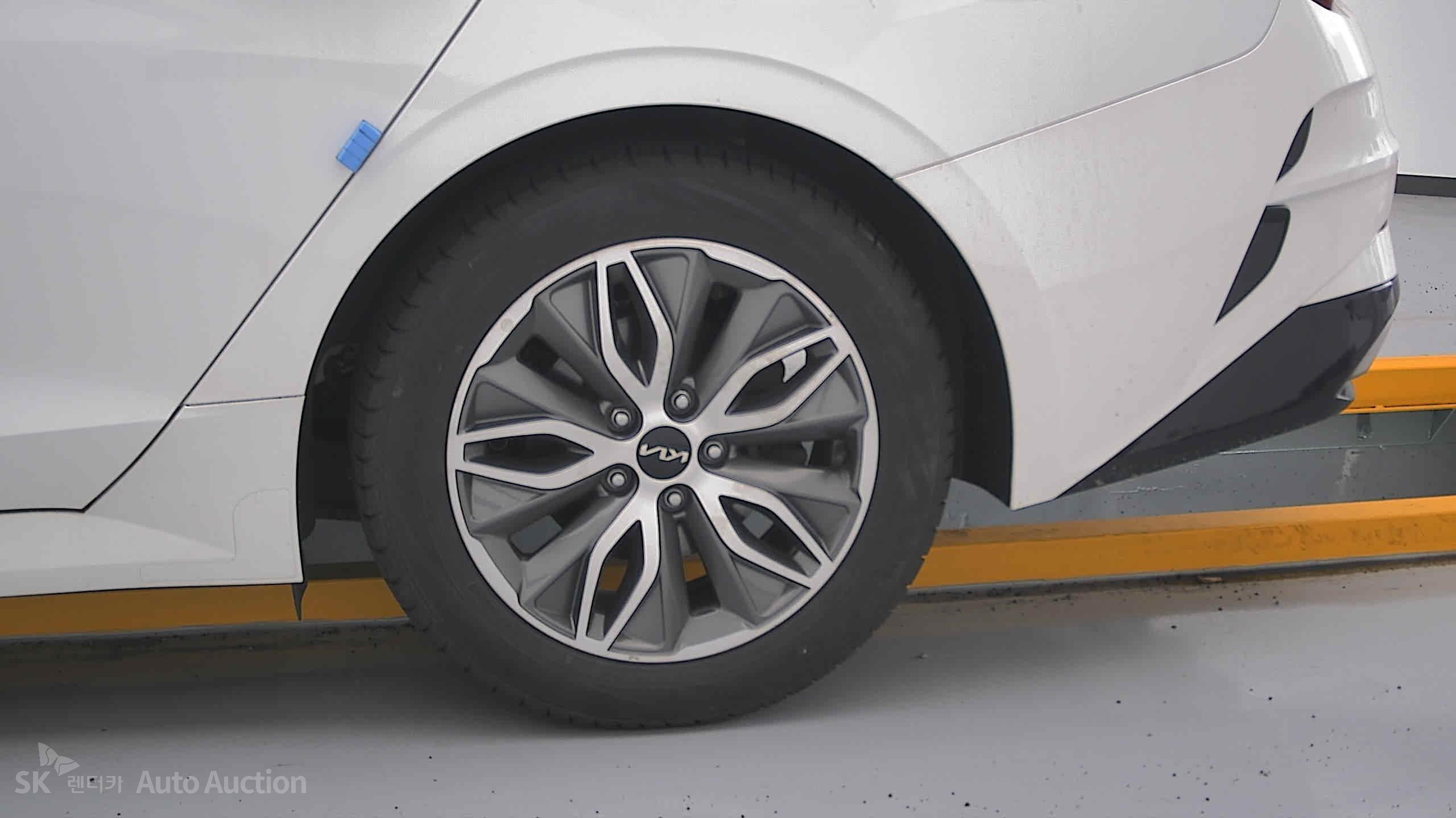 2022 - kia k5