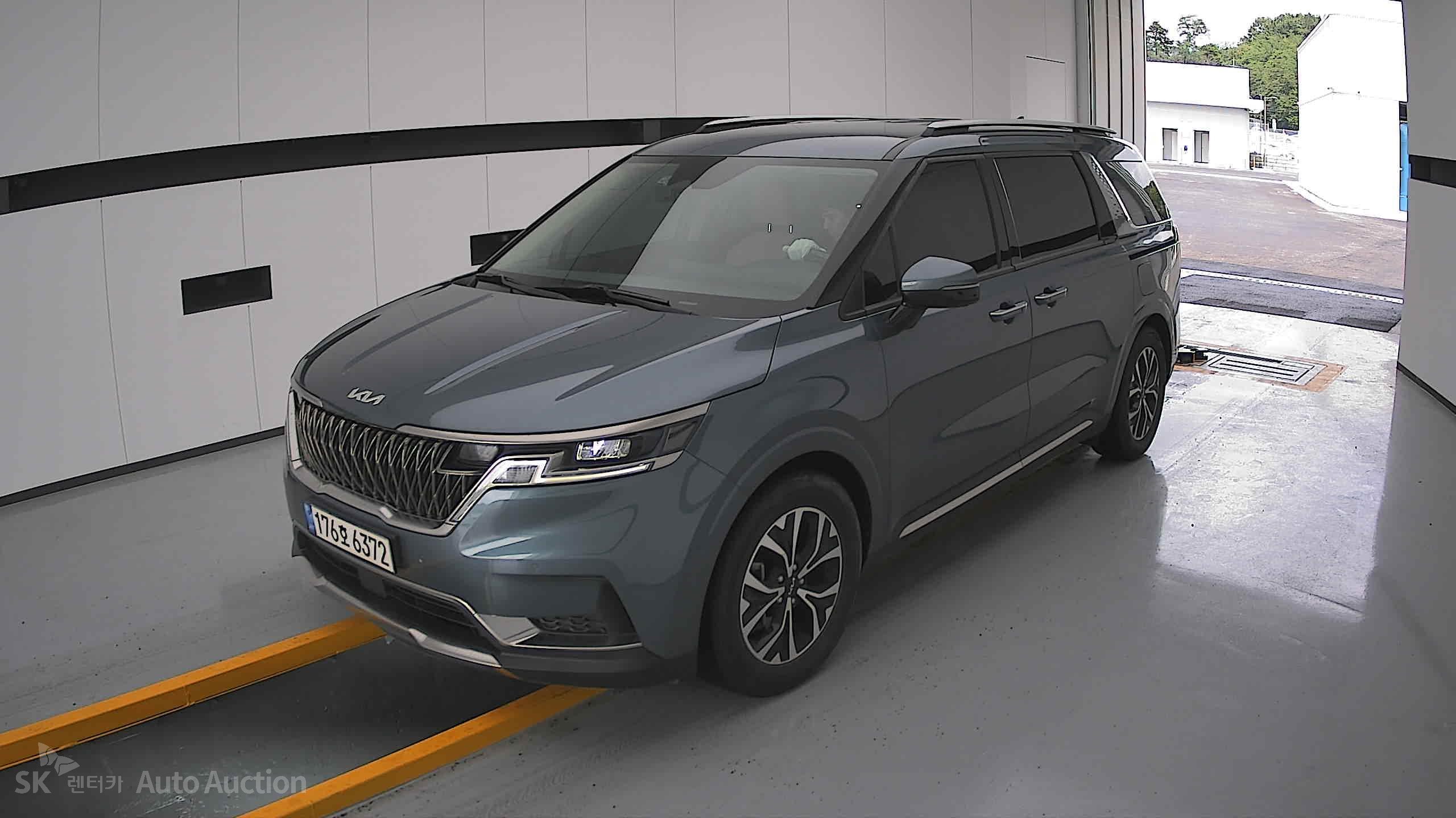 2023 - kia carnival