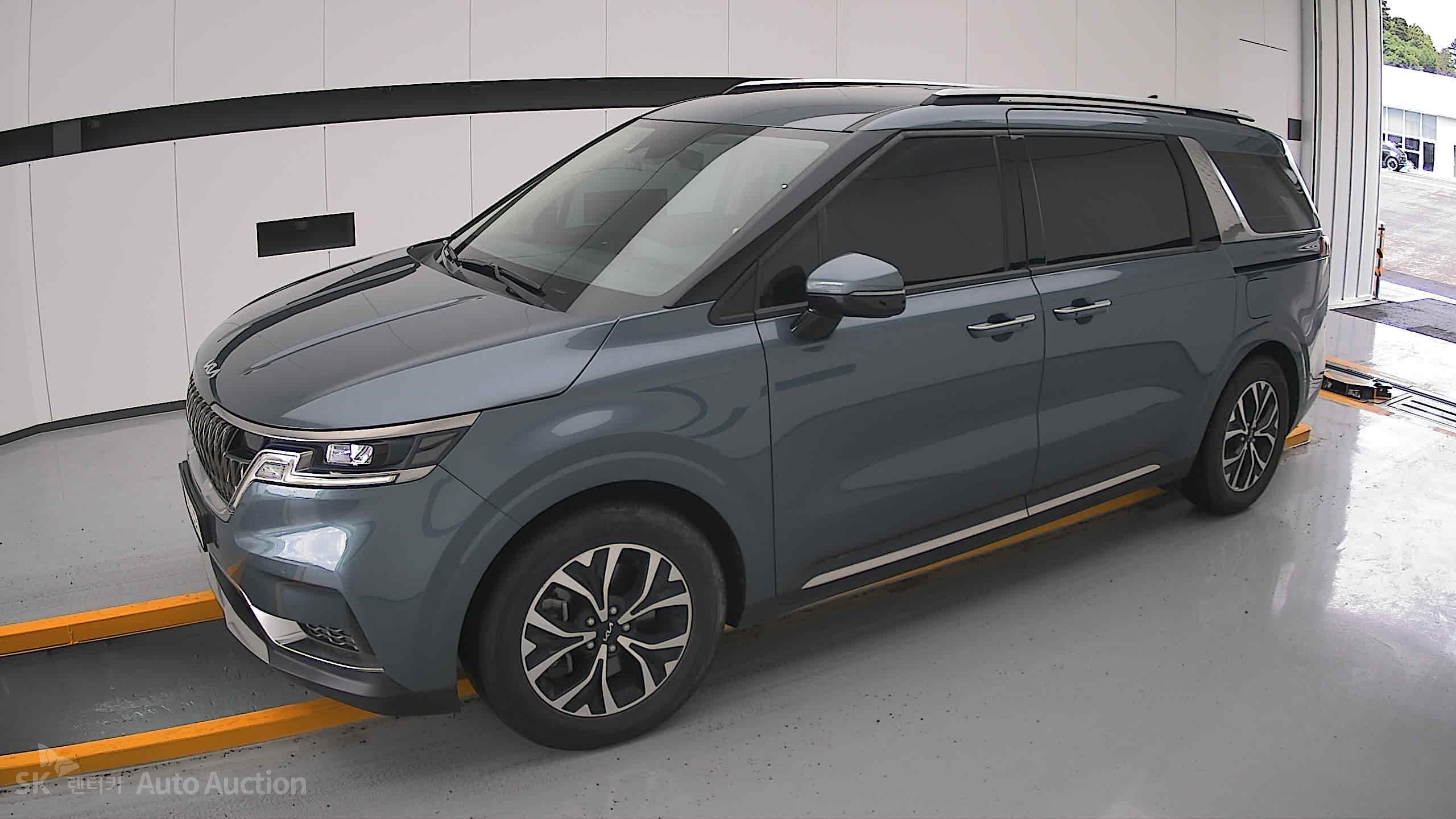 2023 - kia carnival
