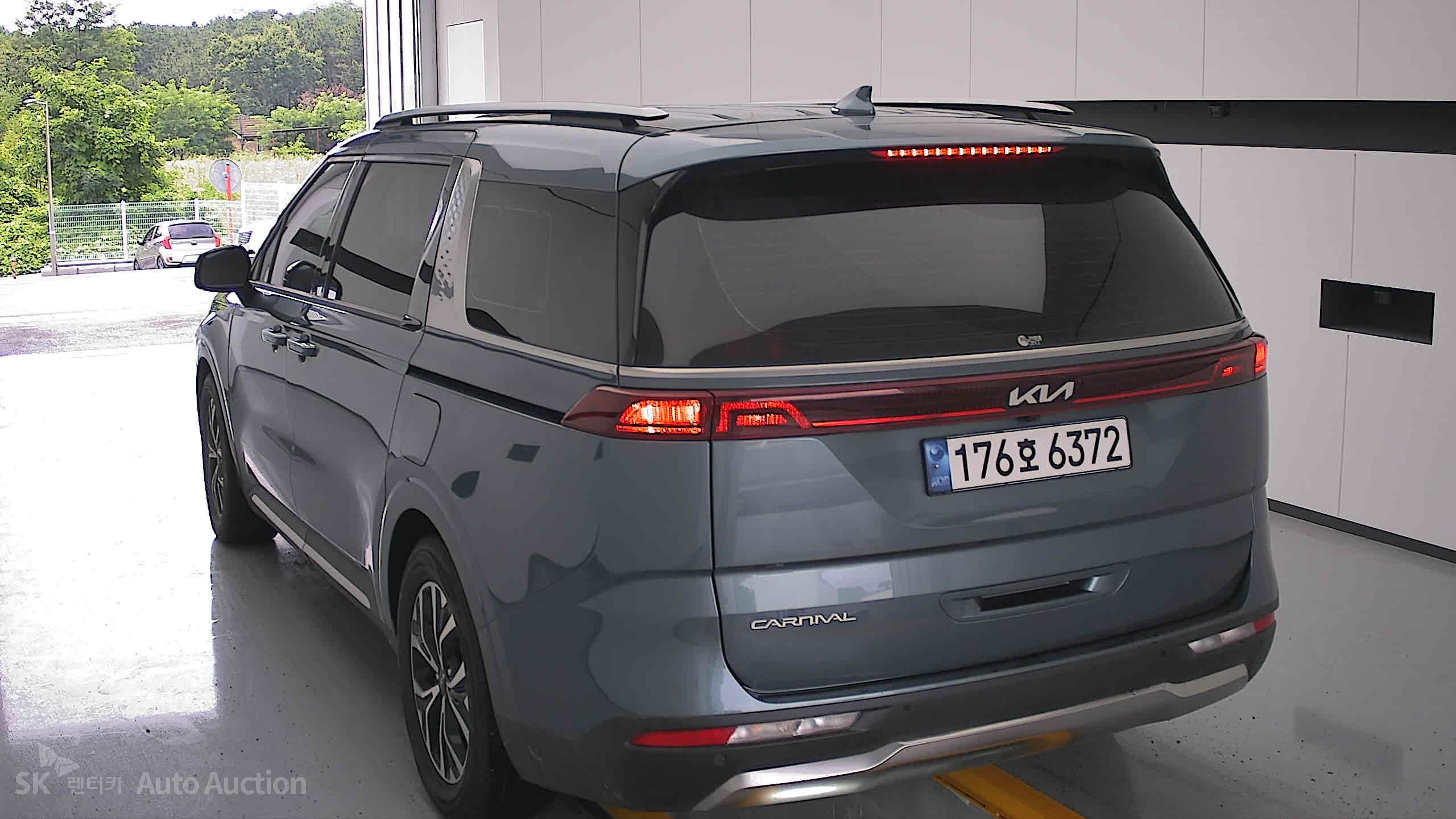 2023 - kia carnival