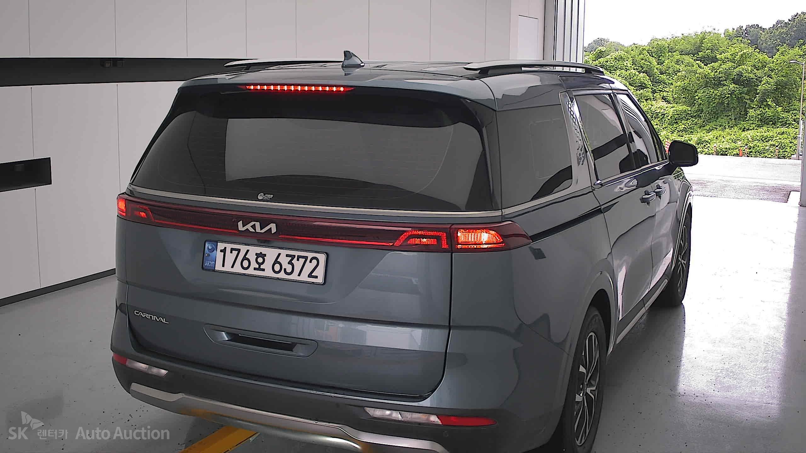 2023 - kia carnival