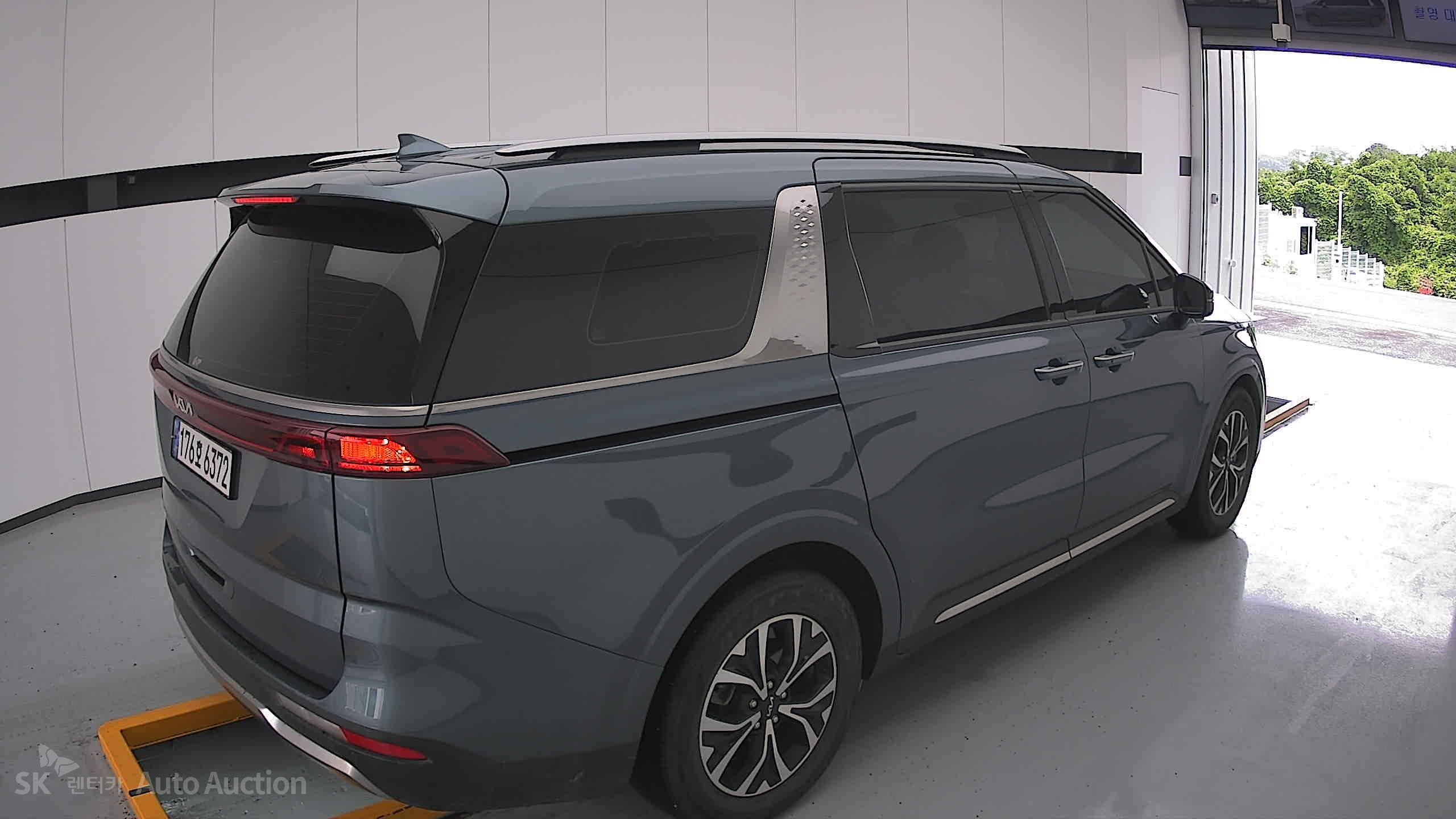 2023 - kia carnival