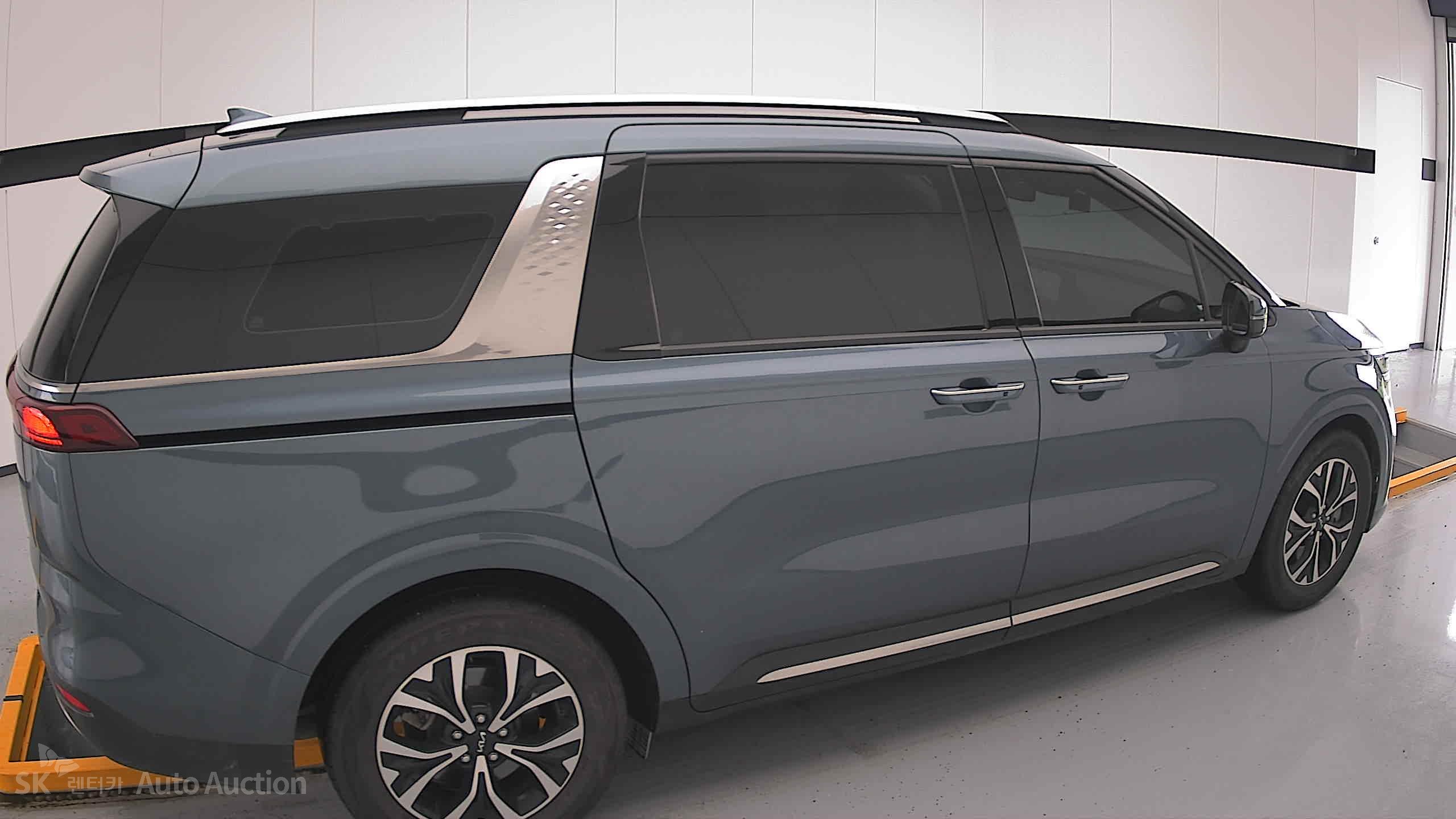 2023 - kia carnival