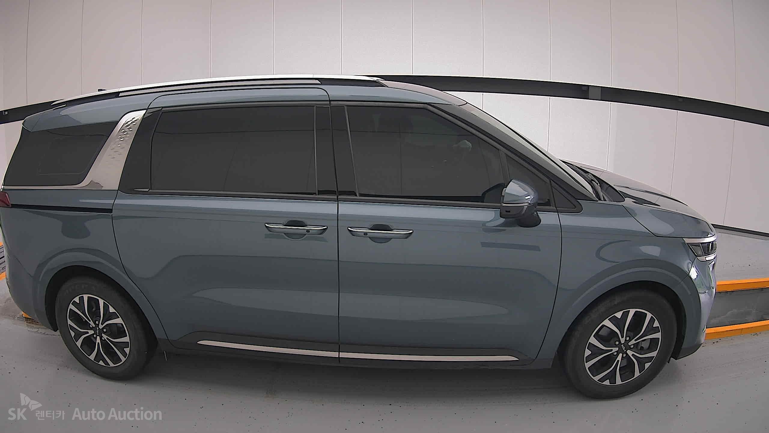 2023 - kia carnival