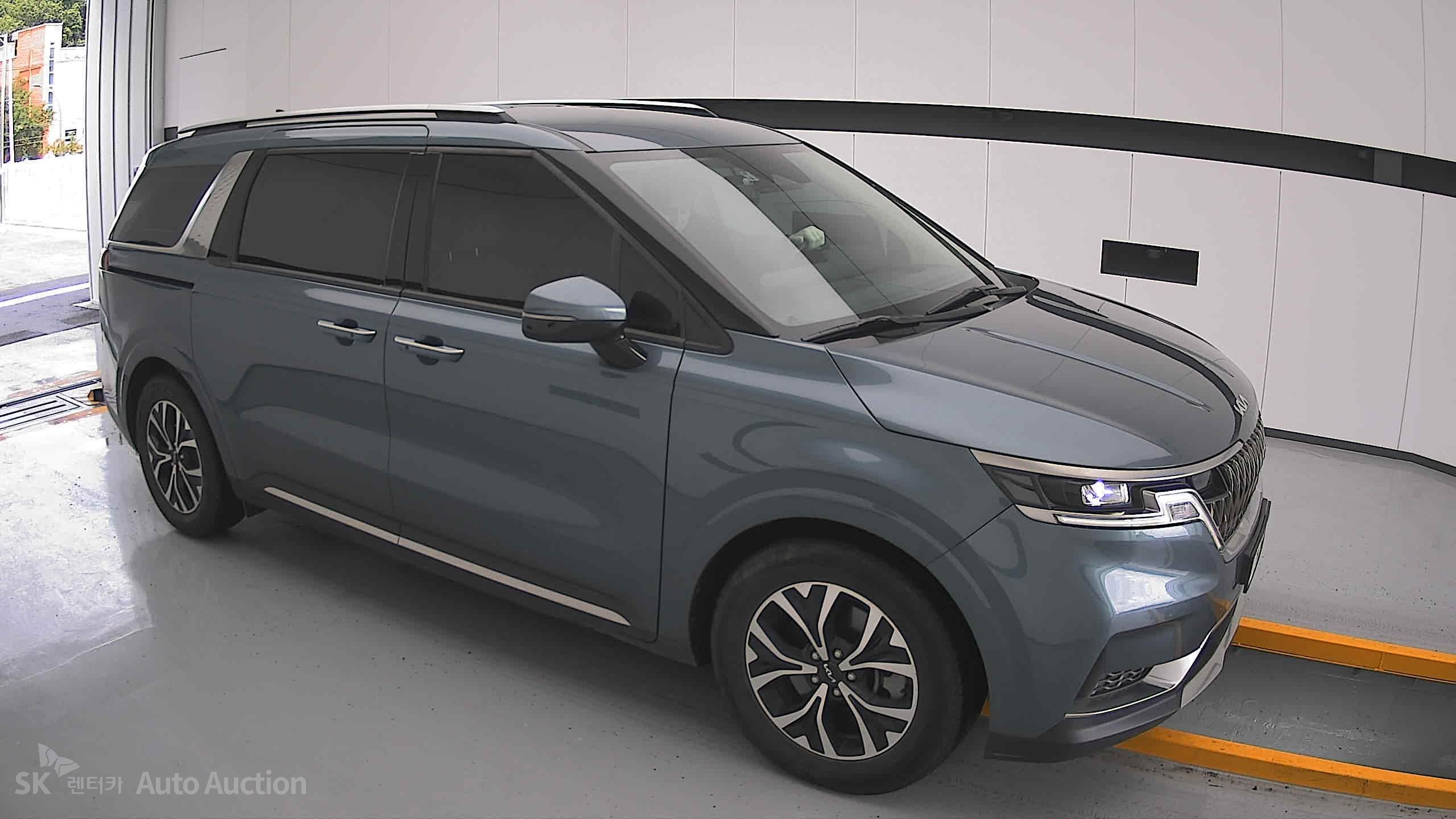 2023 - kia carnival