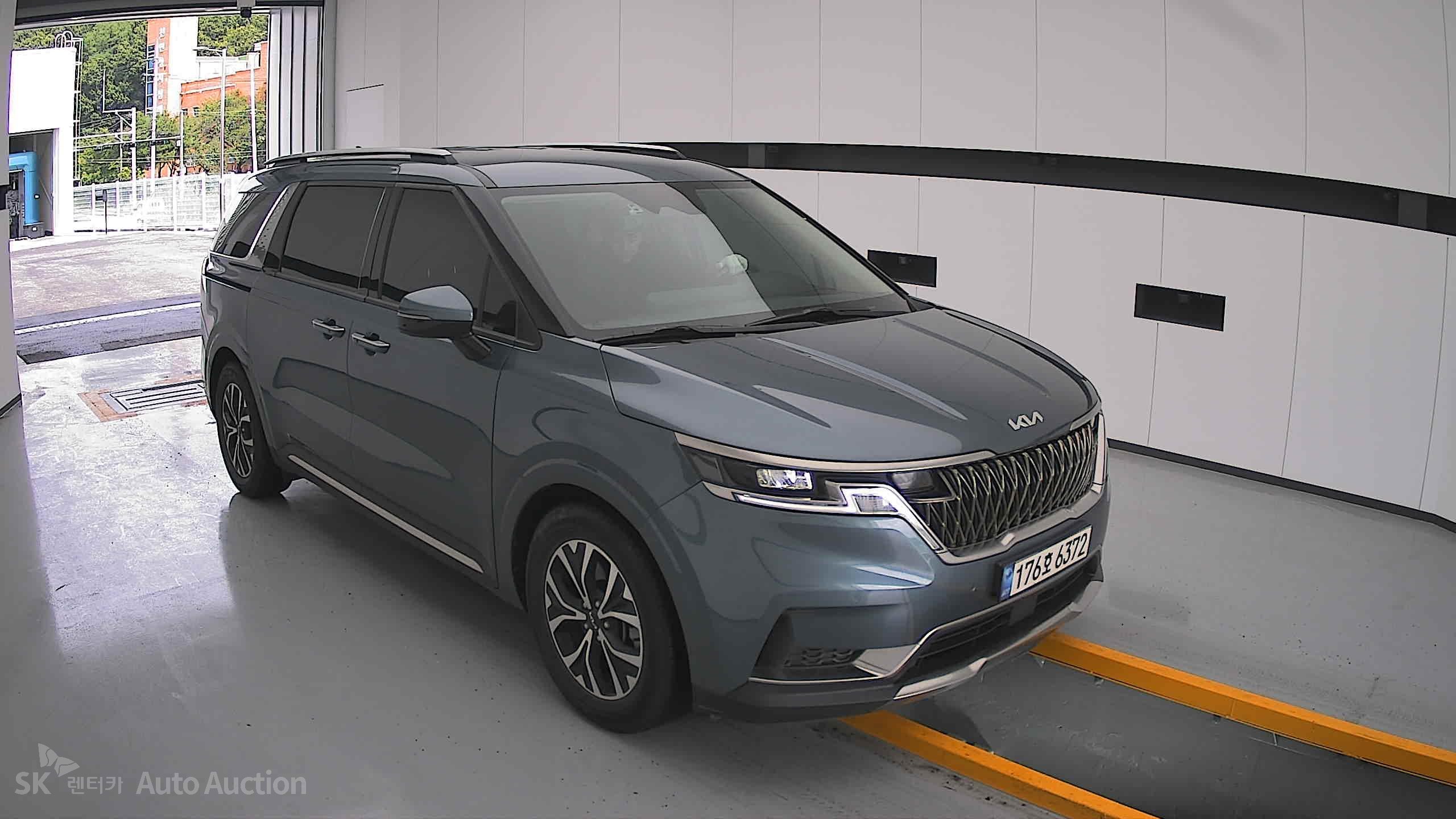 2023 - kia carnival
