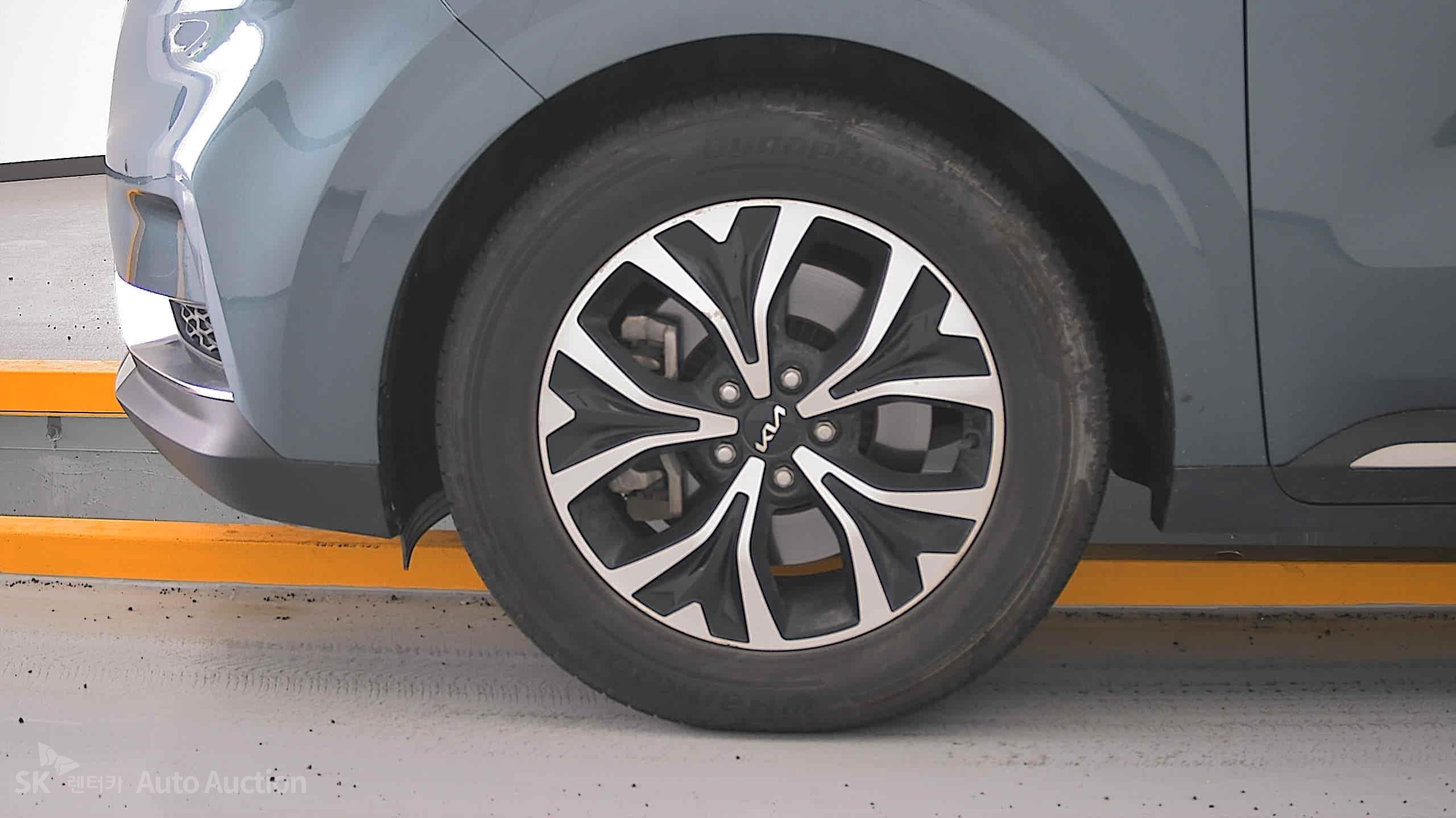 2023 - kia carnival