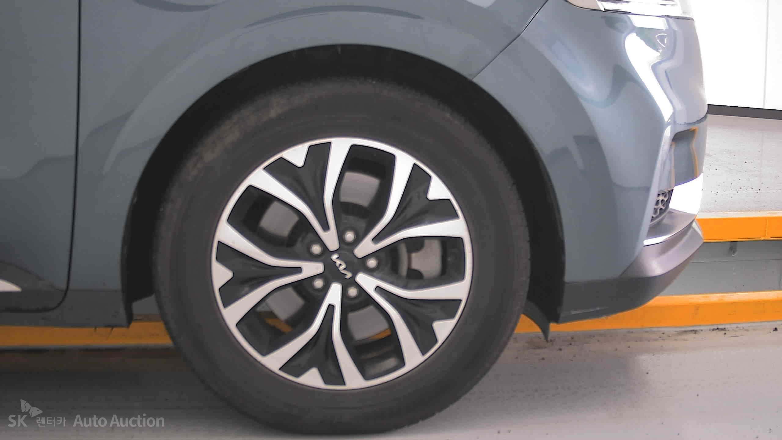 2023 - kia carnival