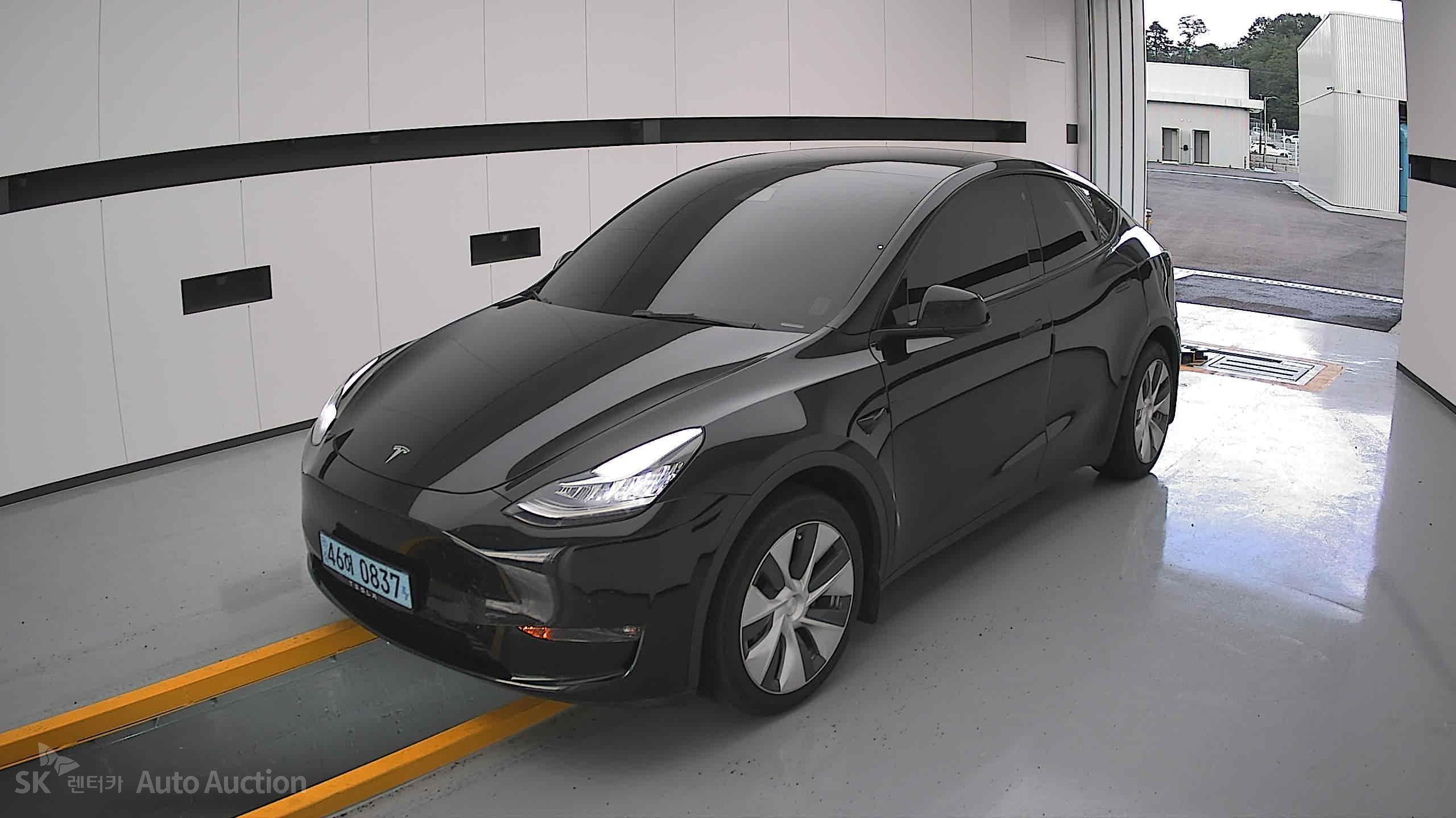 2022 - tesla model y