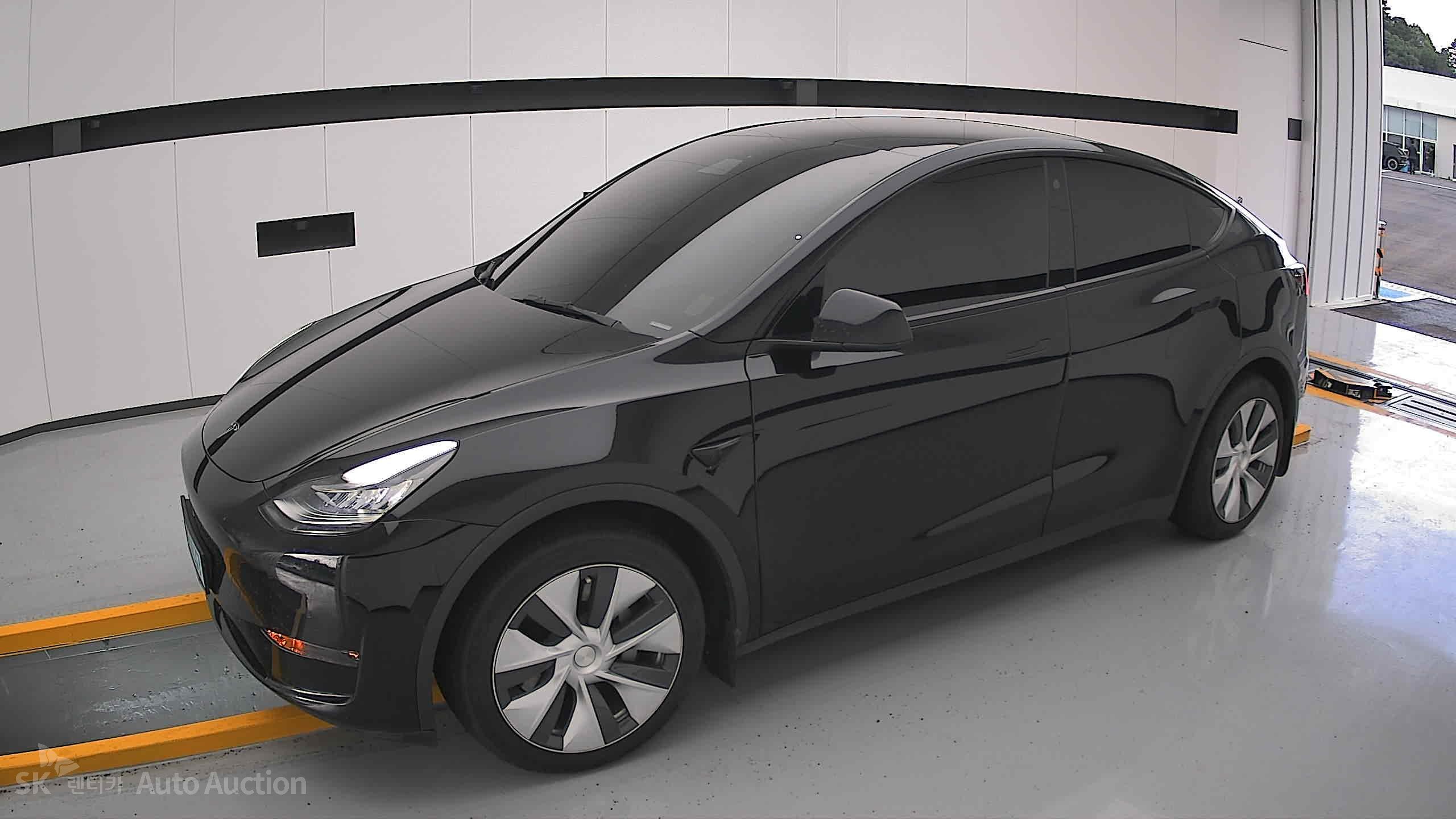 2022 - tesla model y