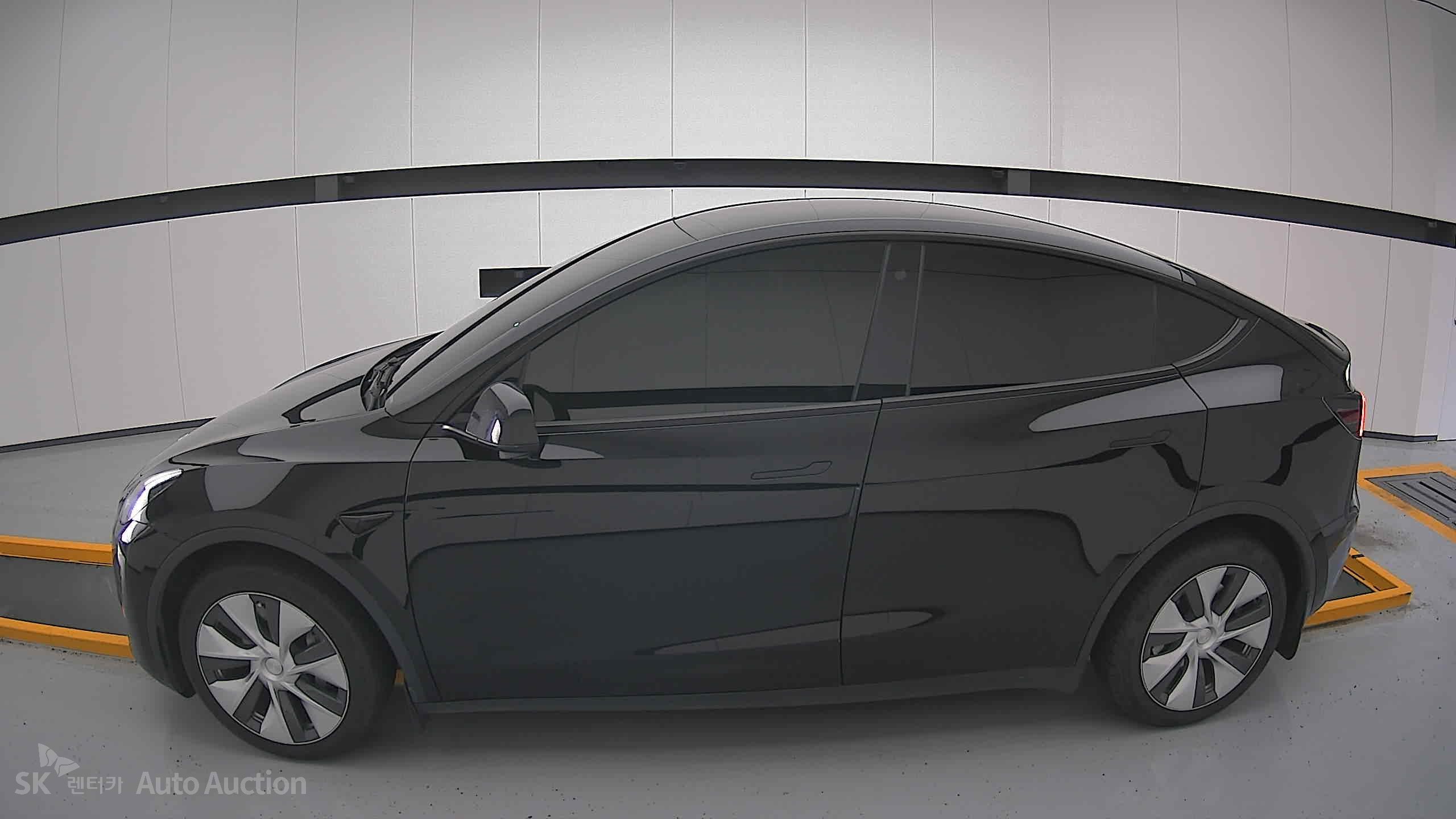 2022 - tesla model y