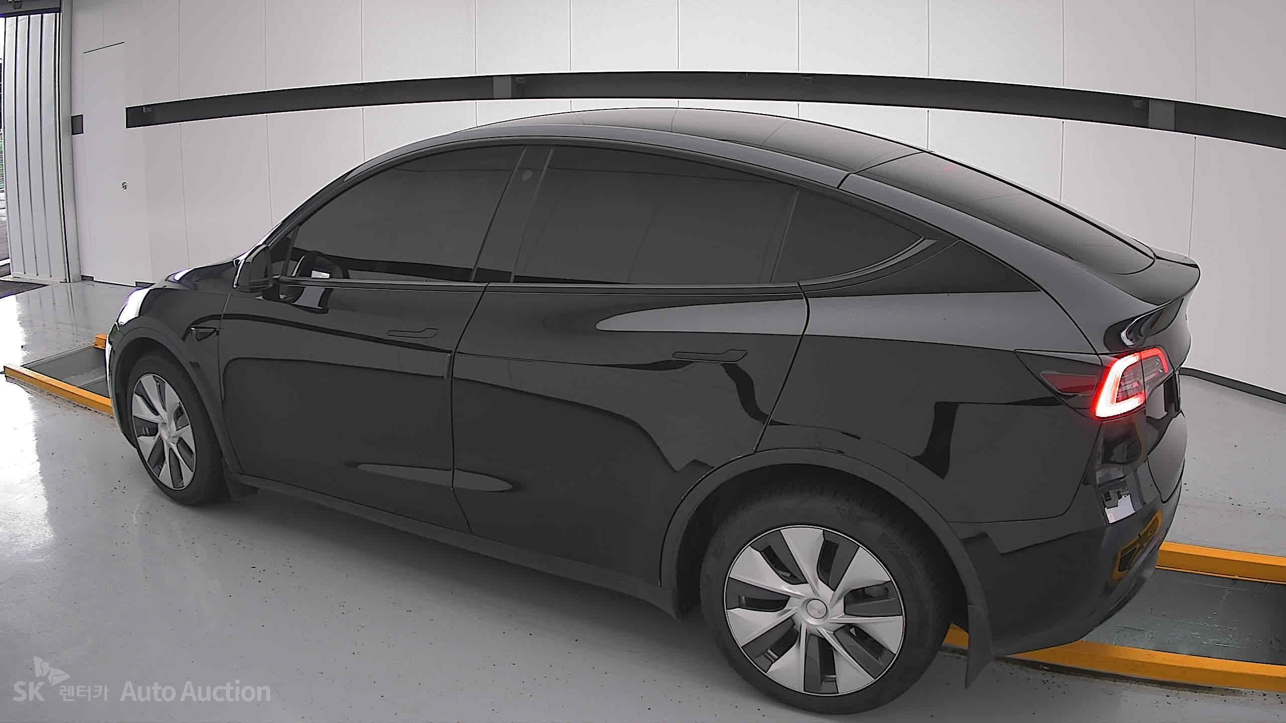 2022 - tesla model y