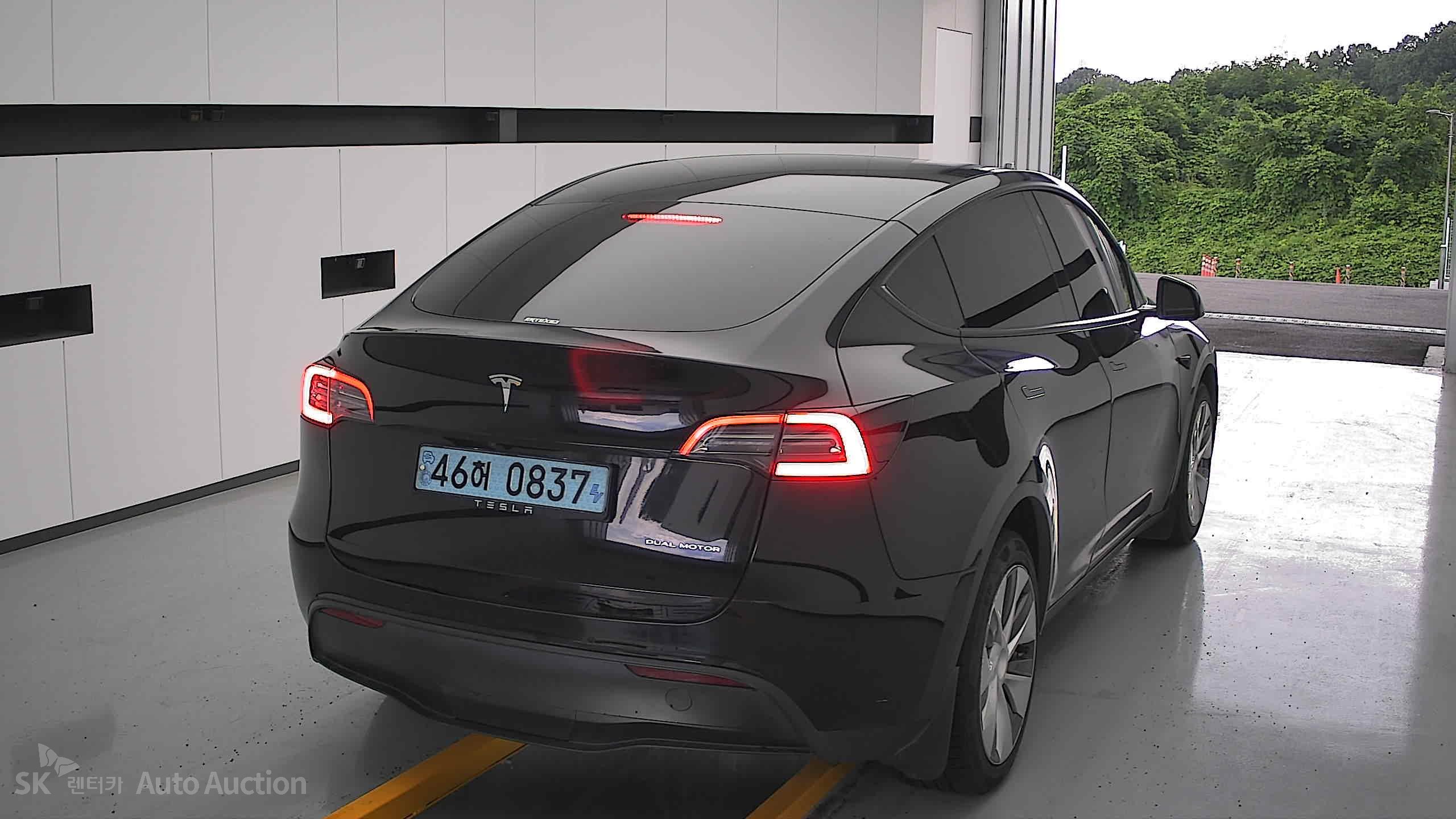 2022 - tesla model y