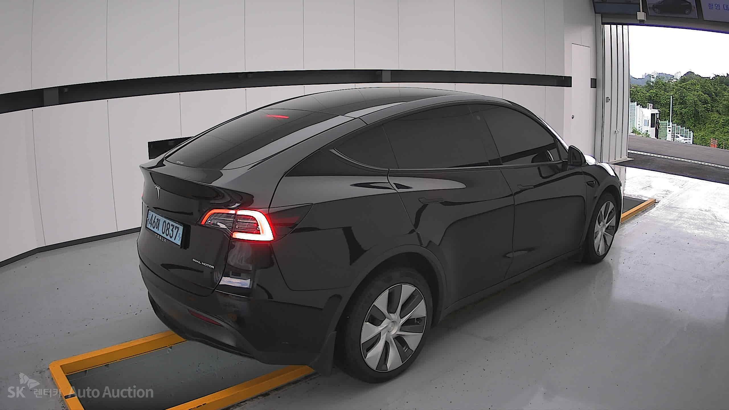 2022 - tesla model y