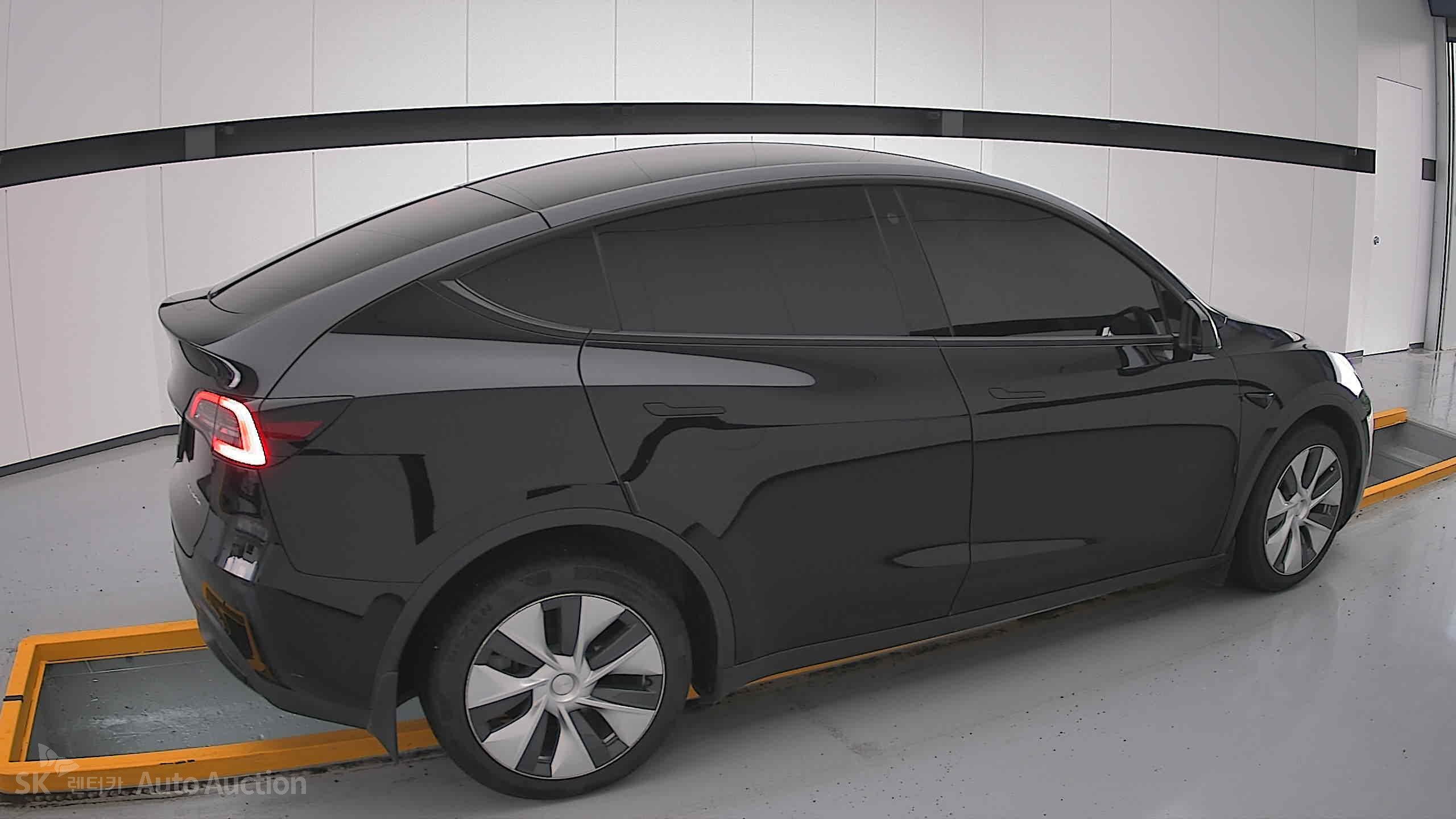 2022 - tesla model y
