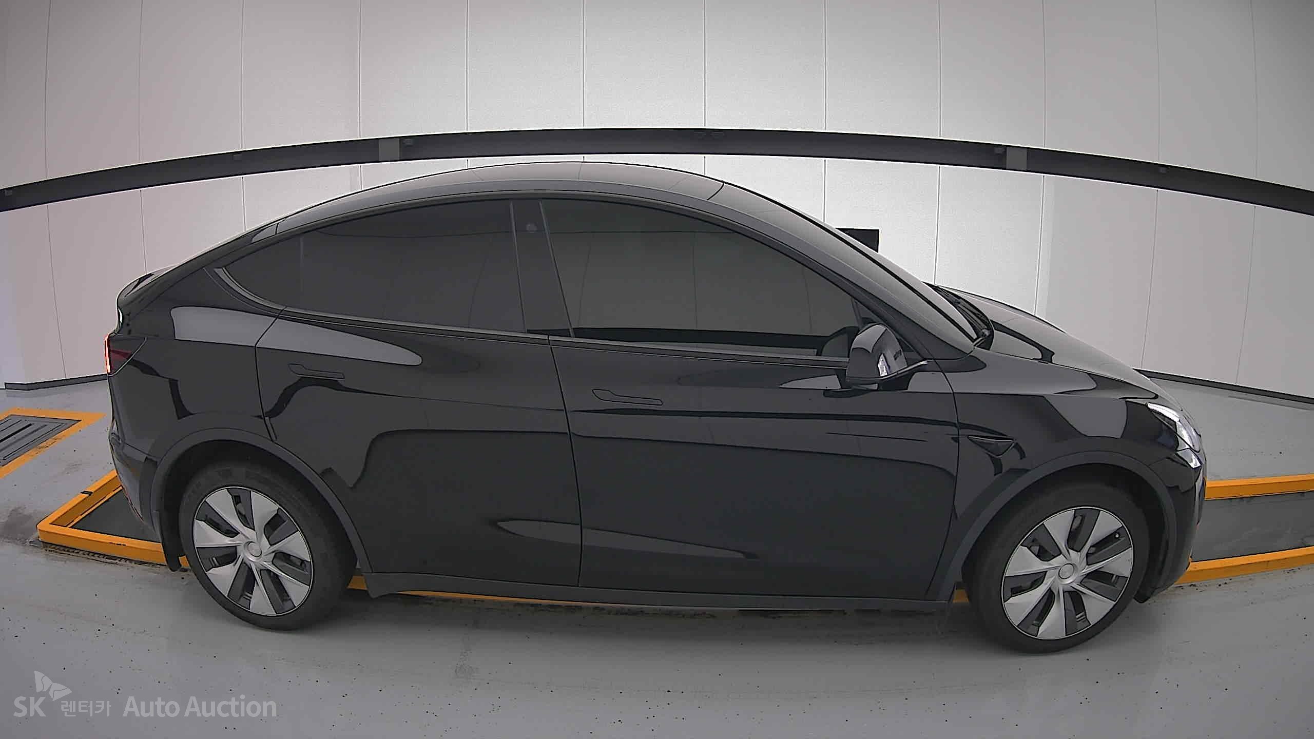 2022 - tesla model y
