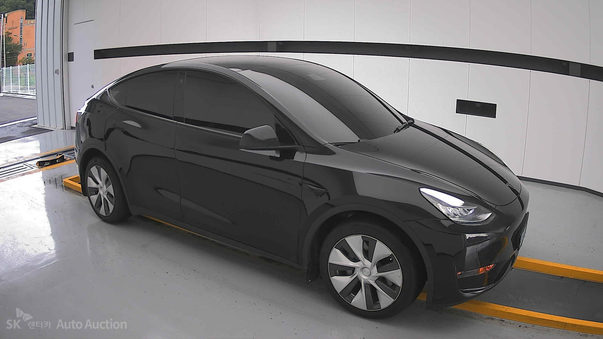 2022 - tesla model y